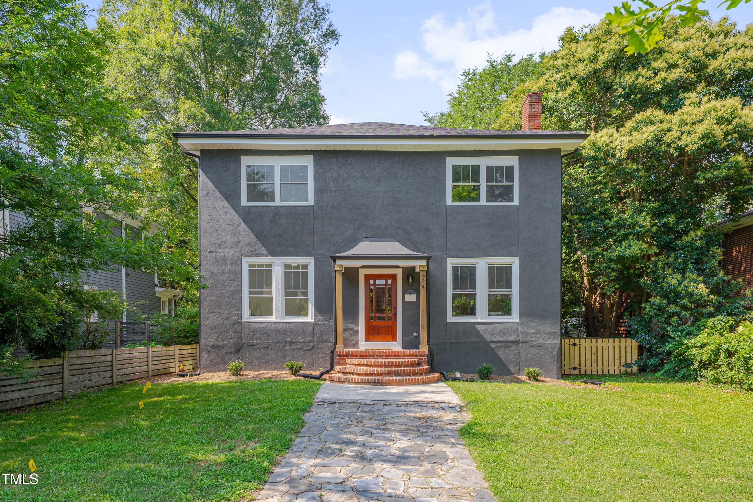 924 W Trinity Avenue