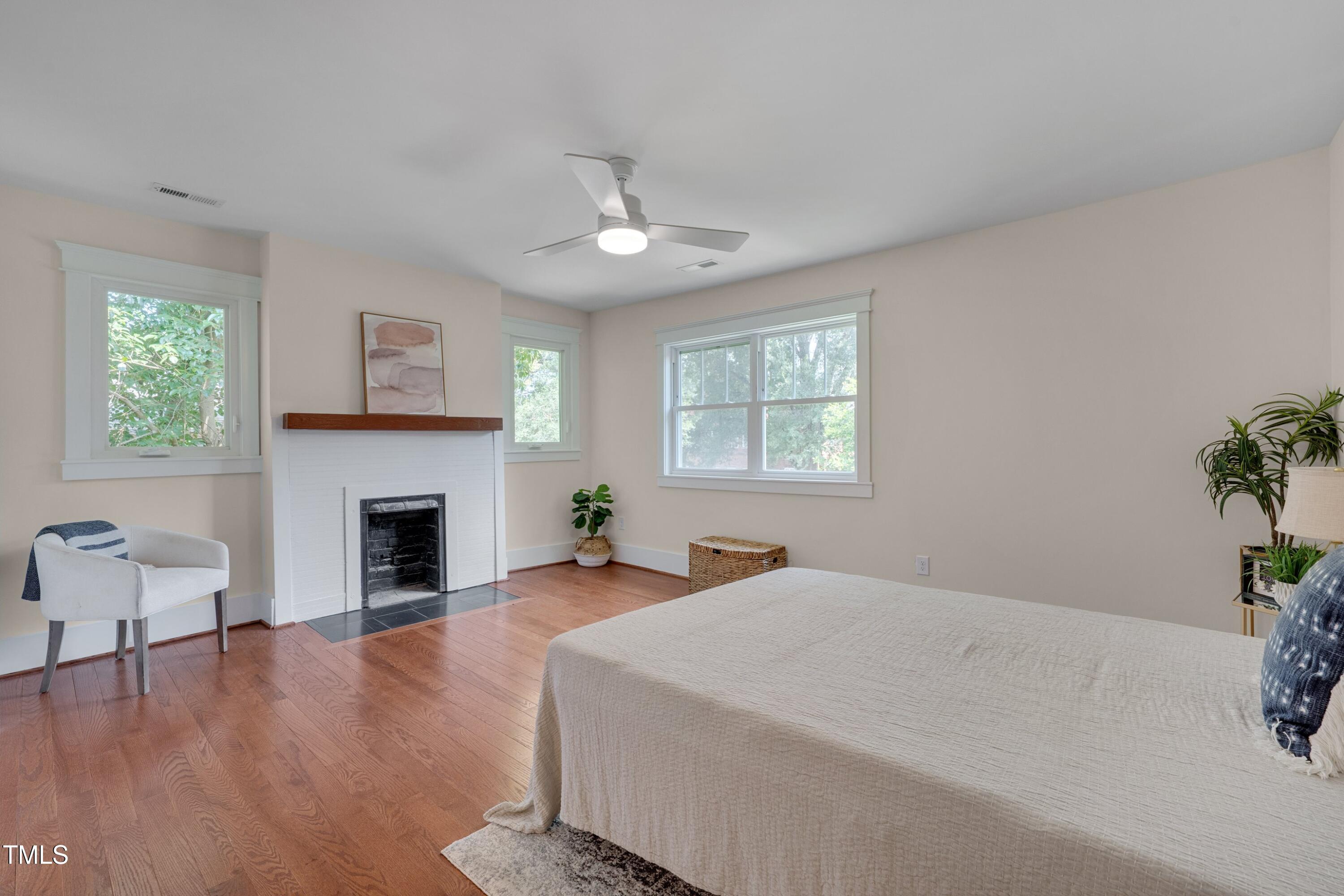924 W Trinity Avenue