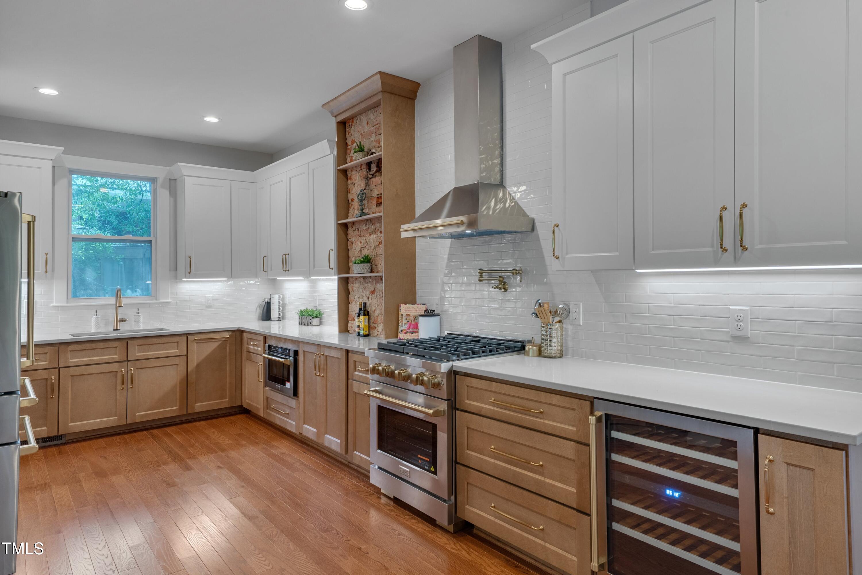 924 W Trinity Avenue
