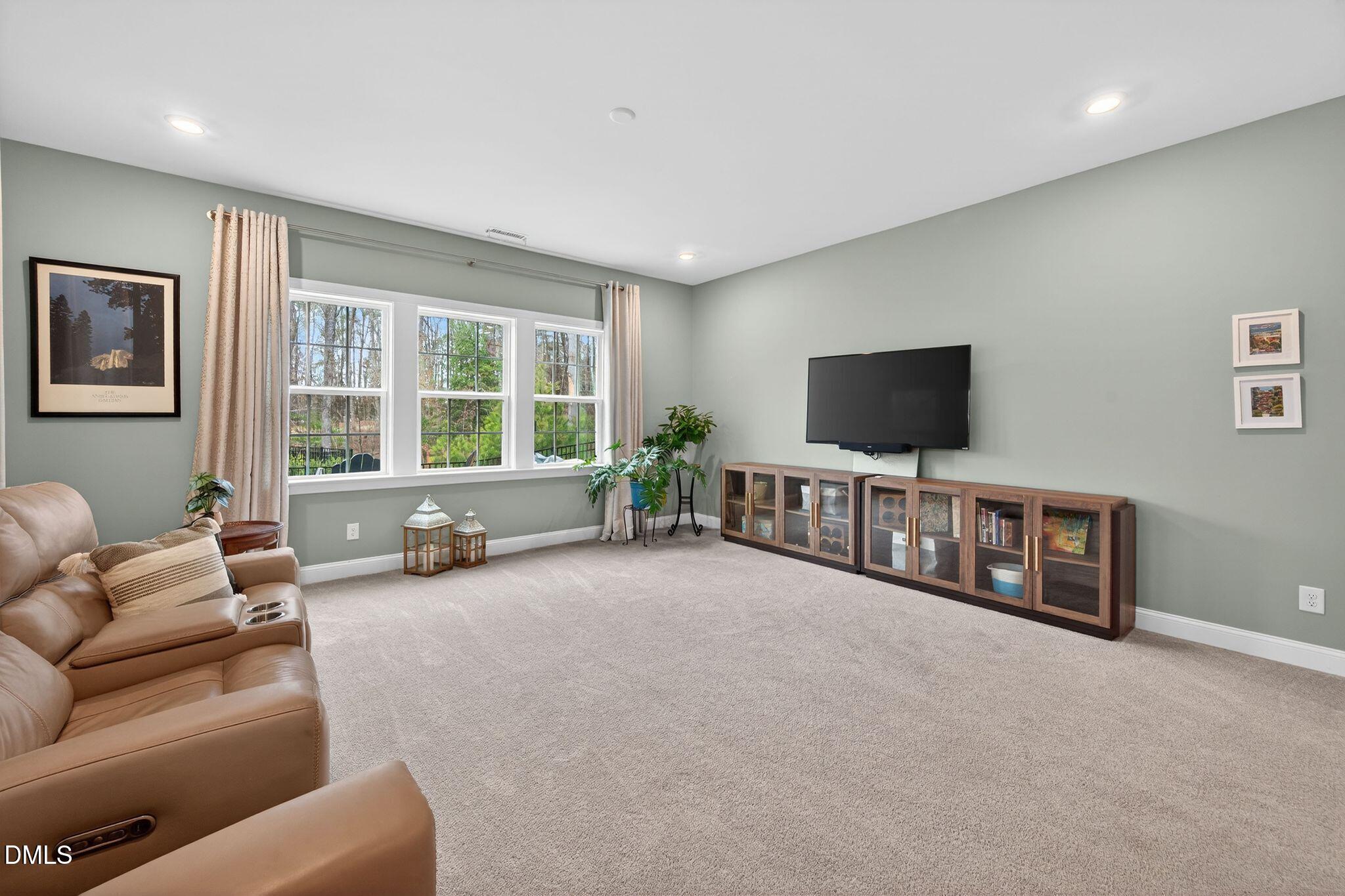 100 English Violet Lane