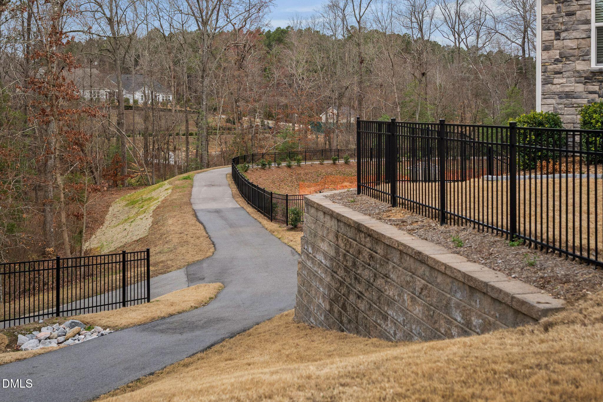 100 English Violet Lane
