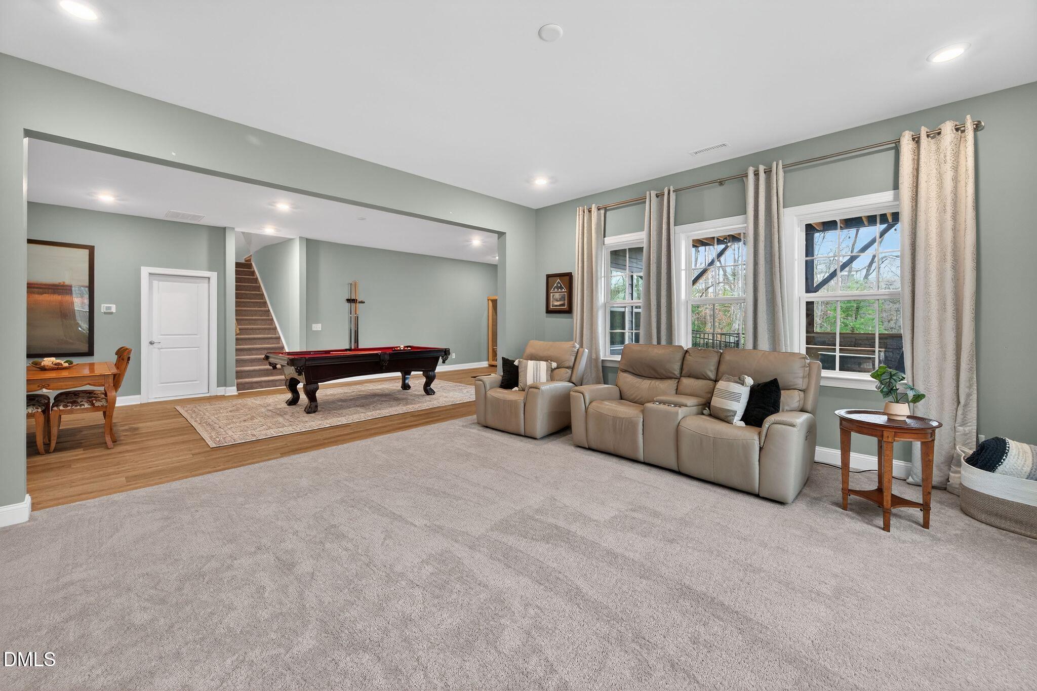 100 English Violet Lane