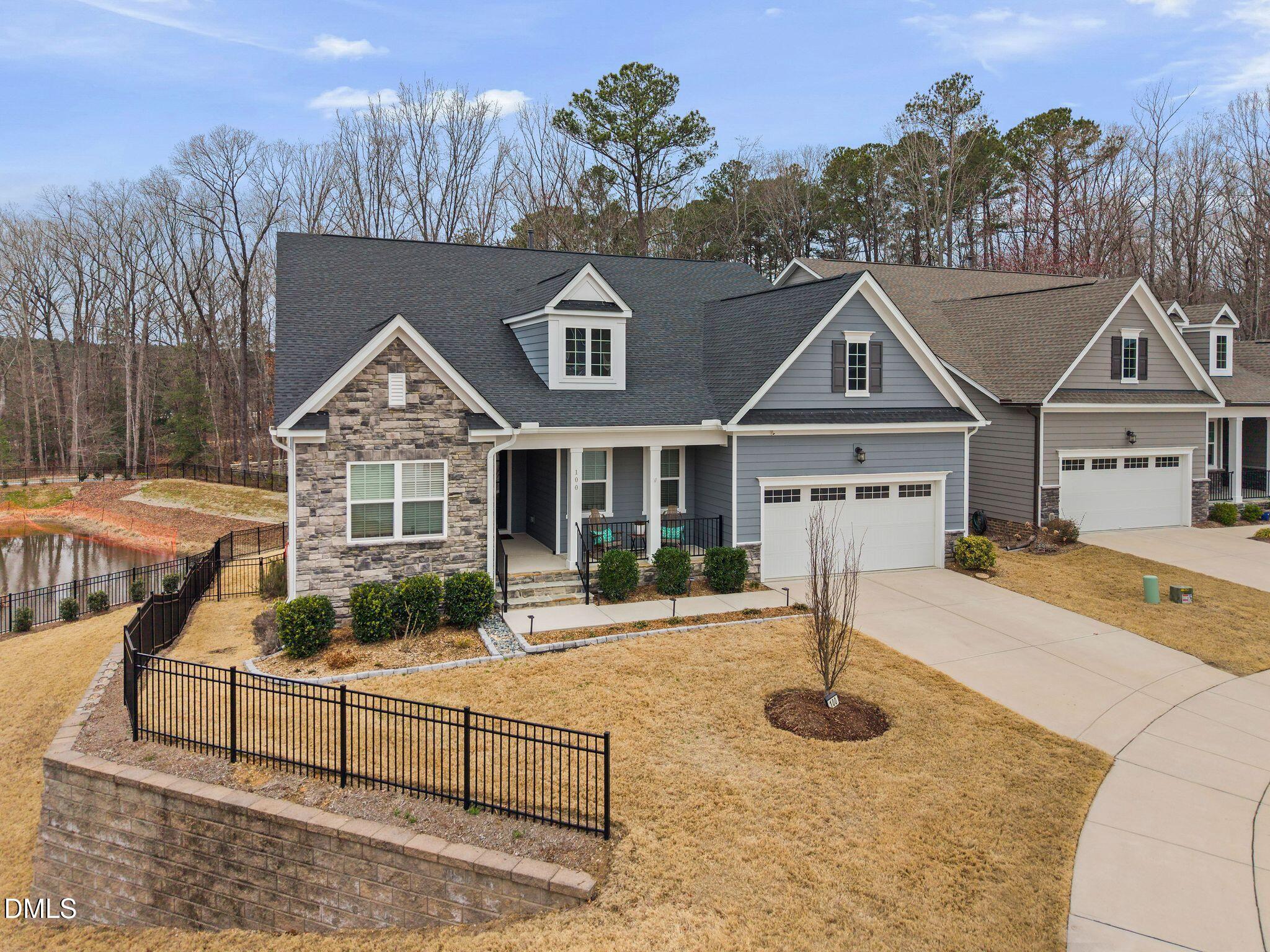 100 English Violet Lane