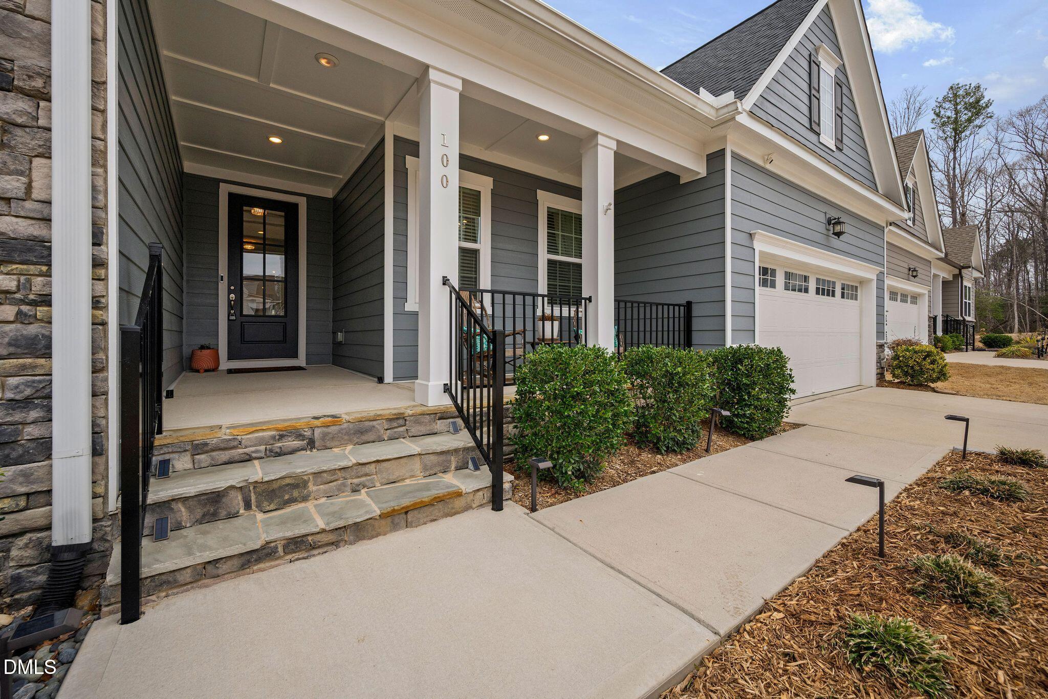 100 English Violet Lane