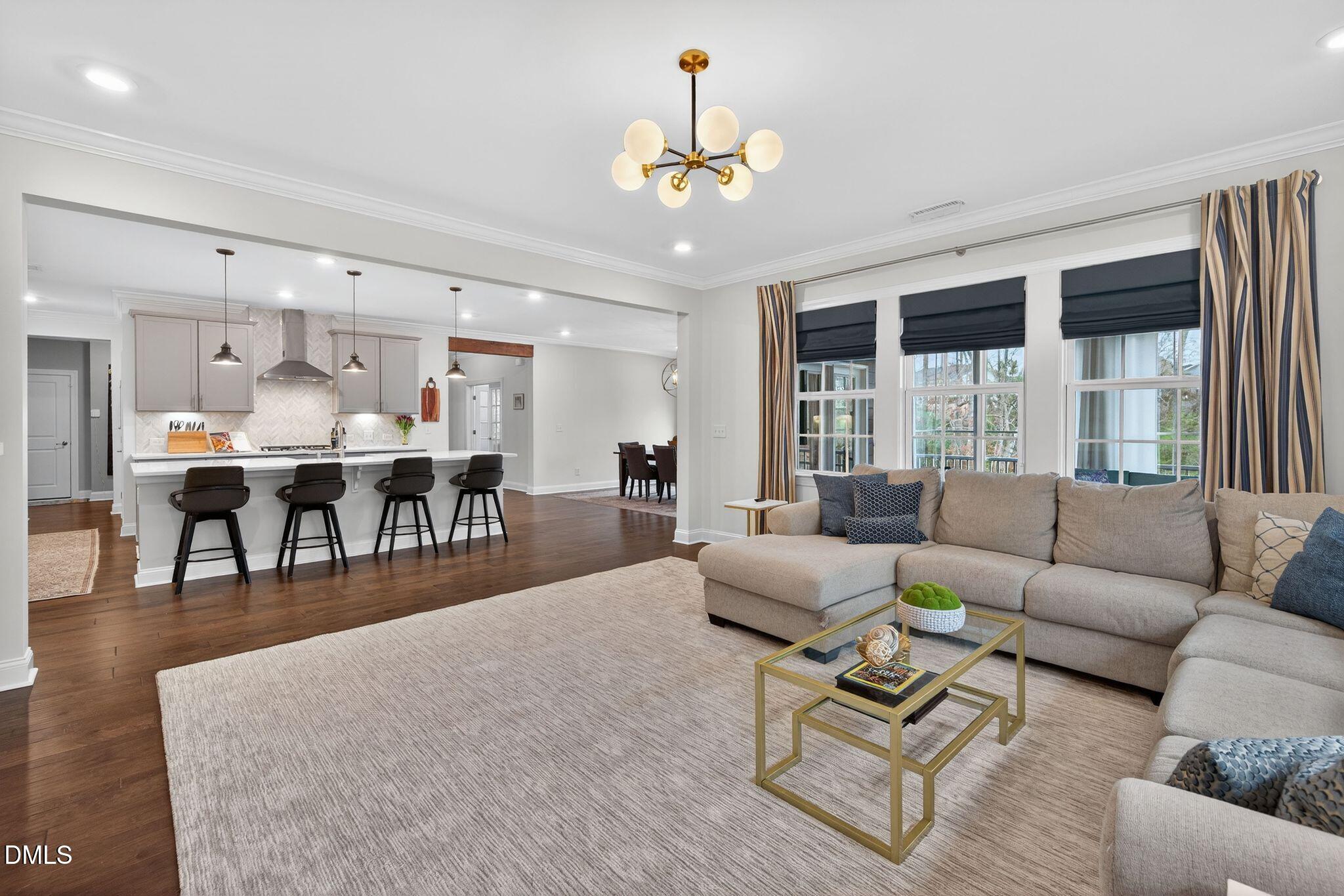 100 English Violet Lane