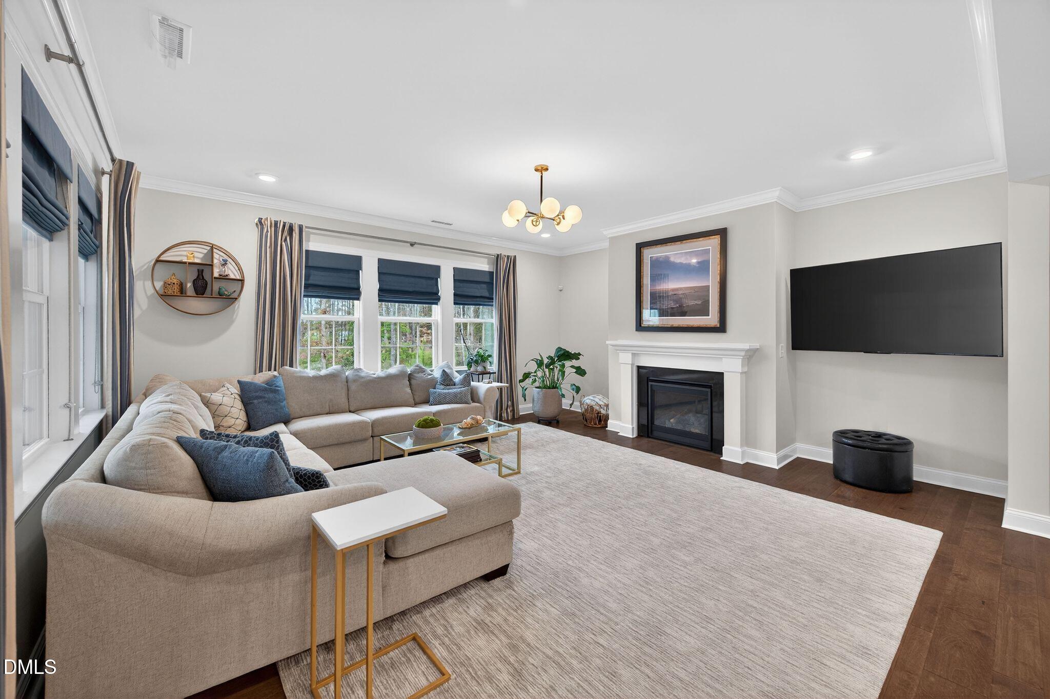 100 English Violet Lane