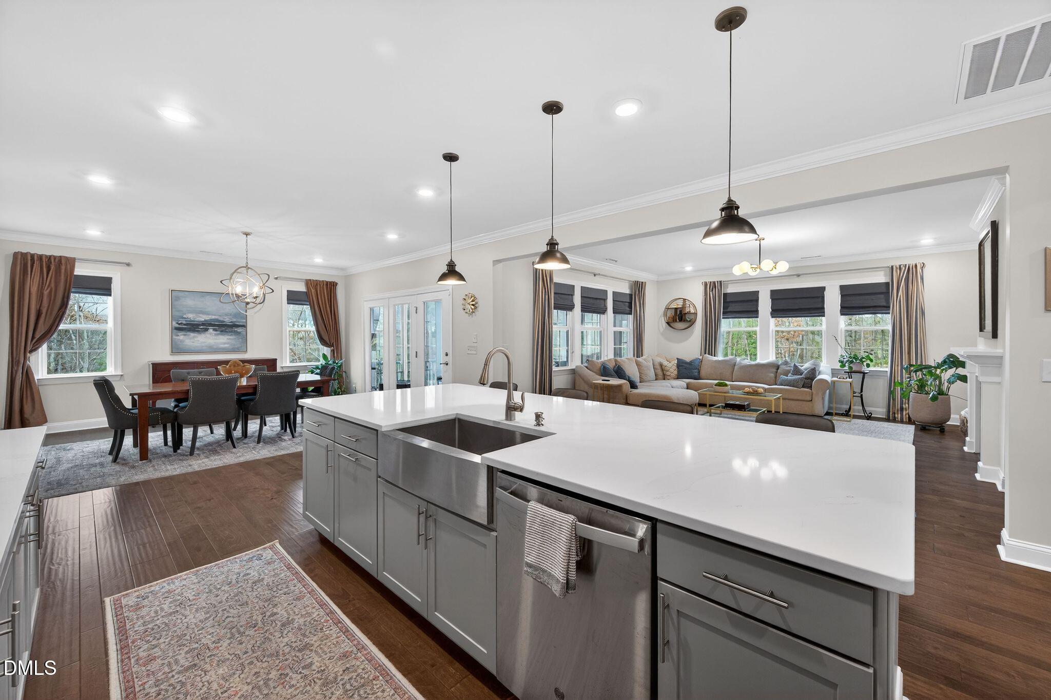 100 English Violet Lane