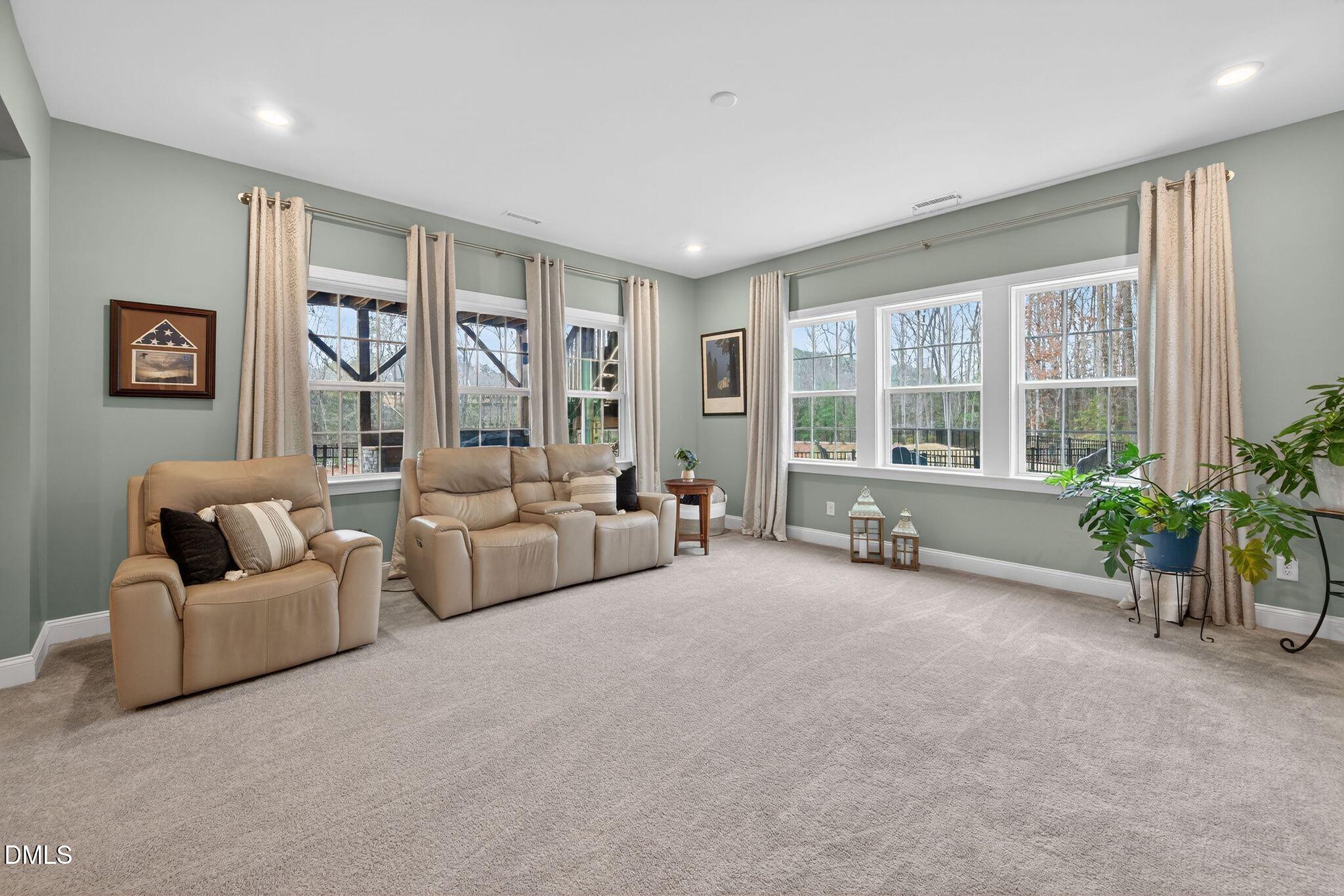100 English Violet Lane
