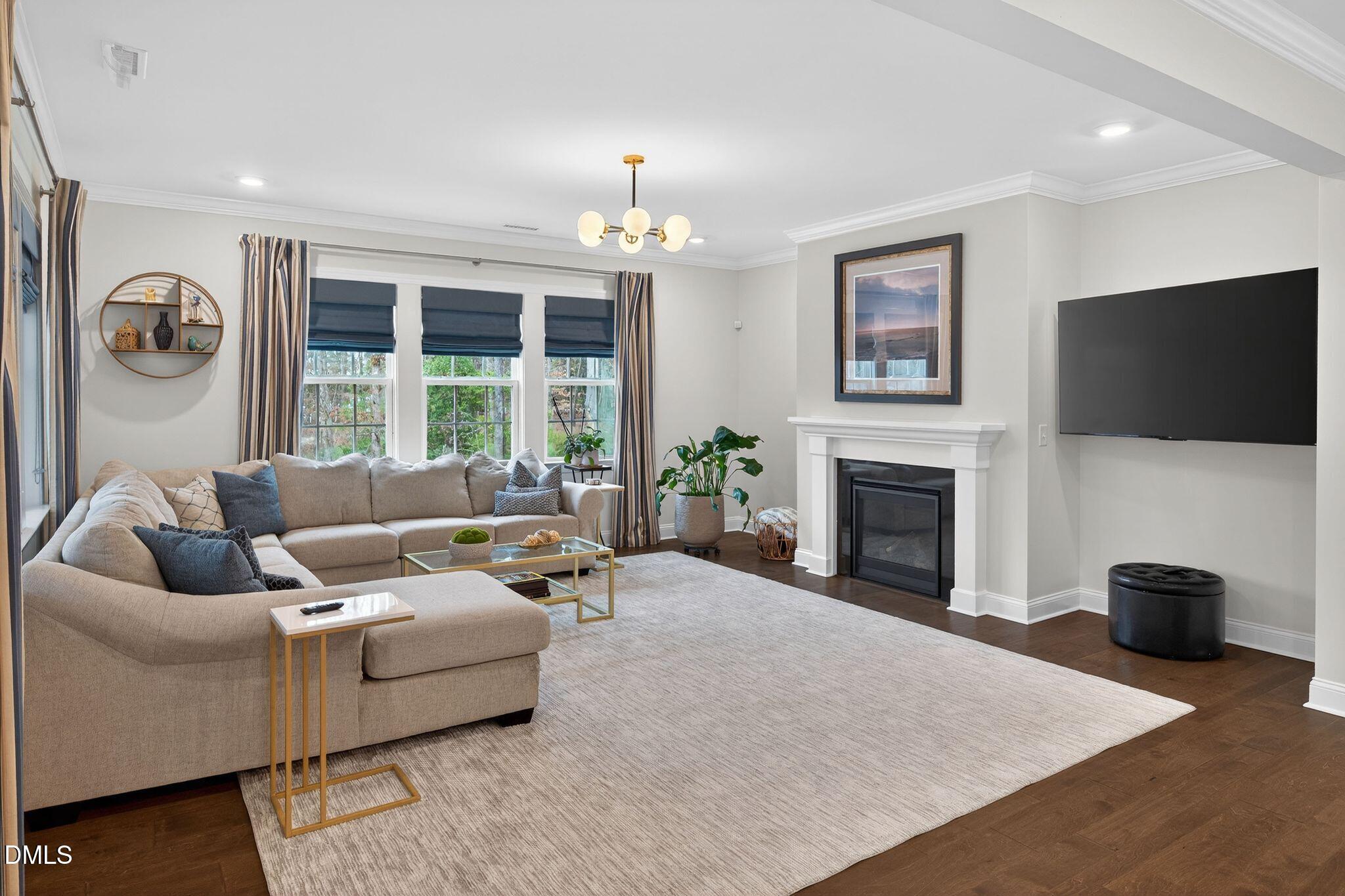 100 English Violet Lane