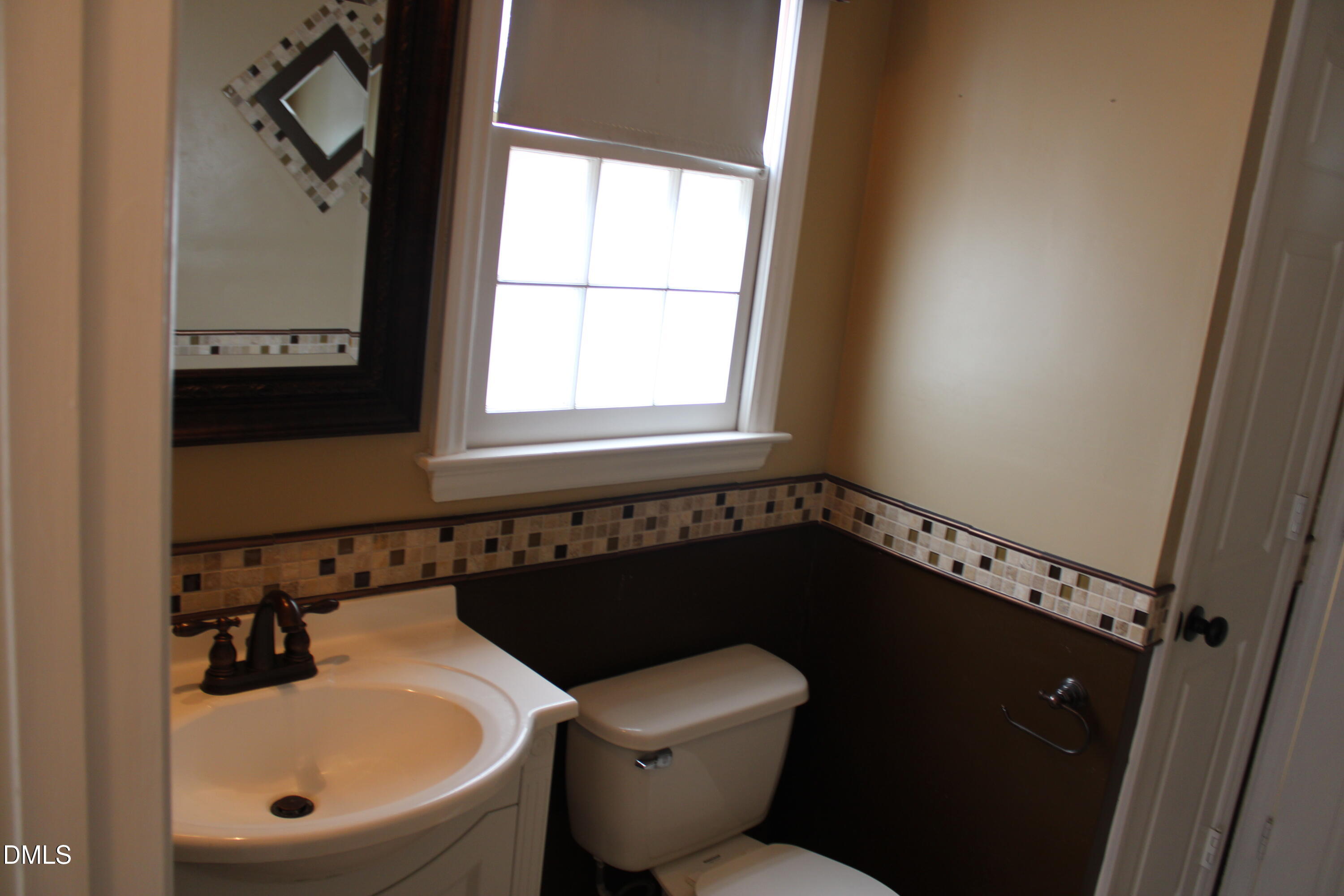 6701 Queen Annes Drive