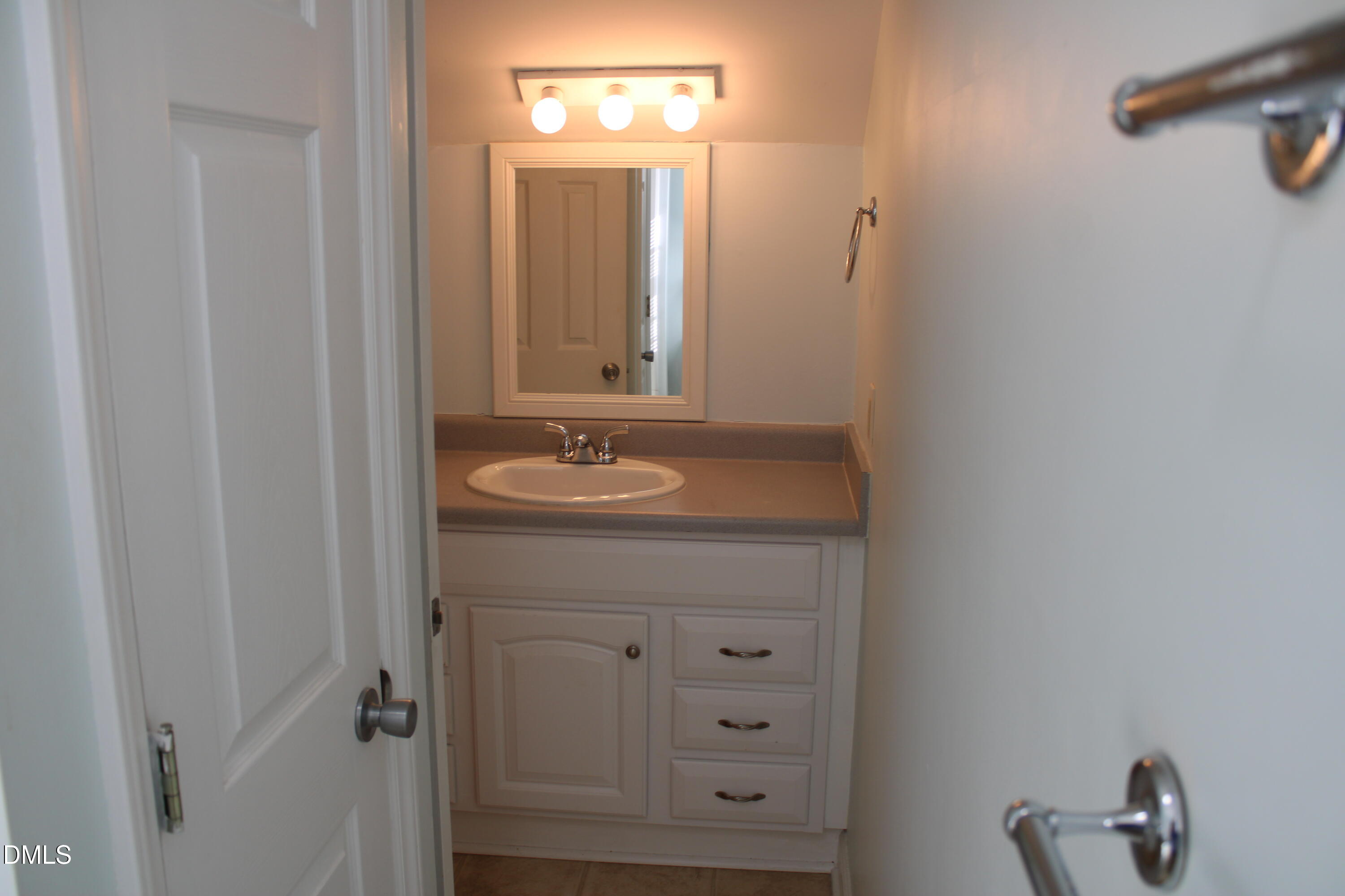 6701 Queen Annes Drive