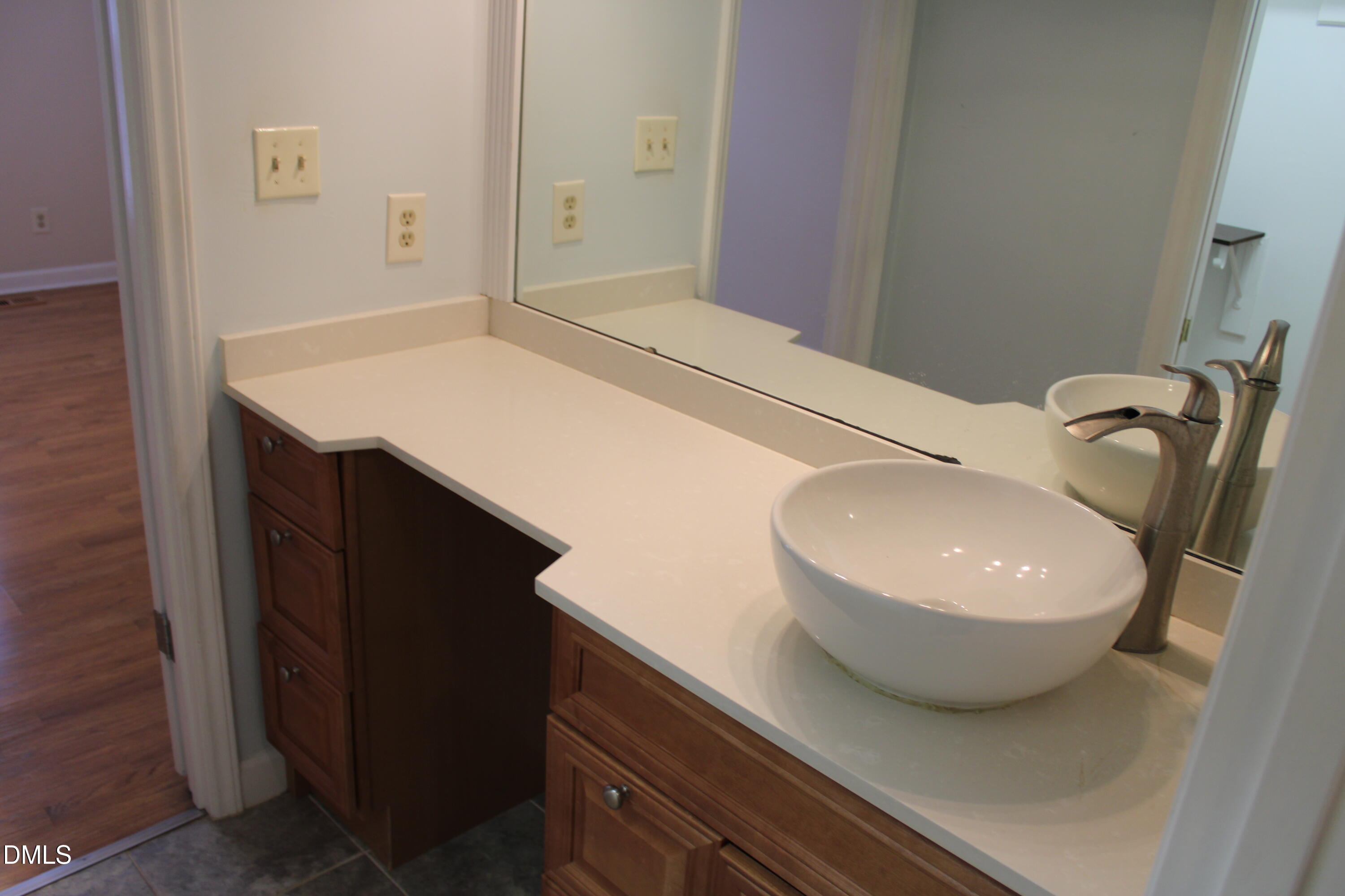 6701 Queen Annes Drive