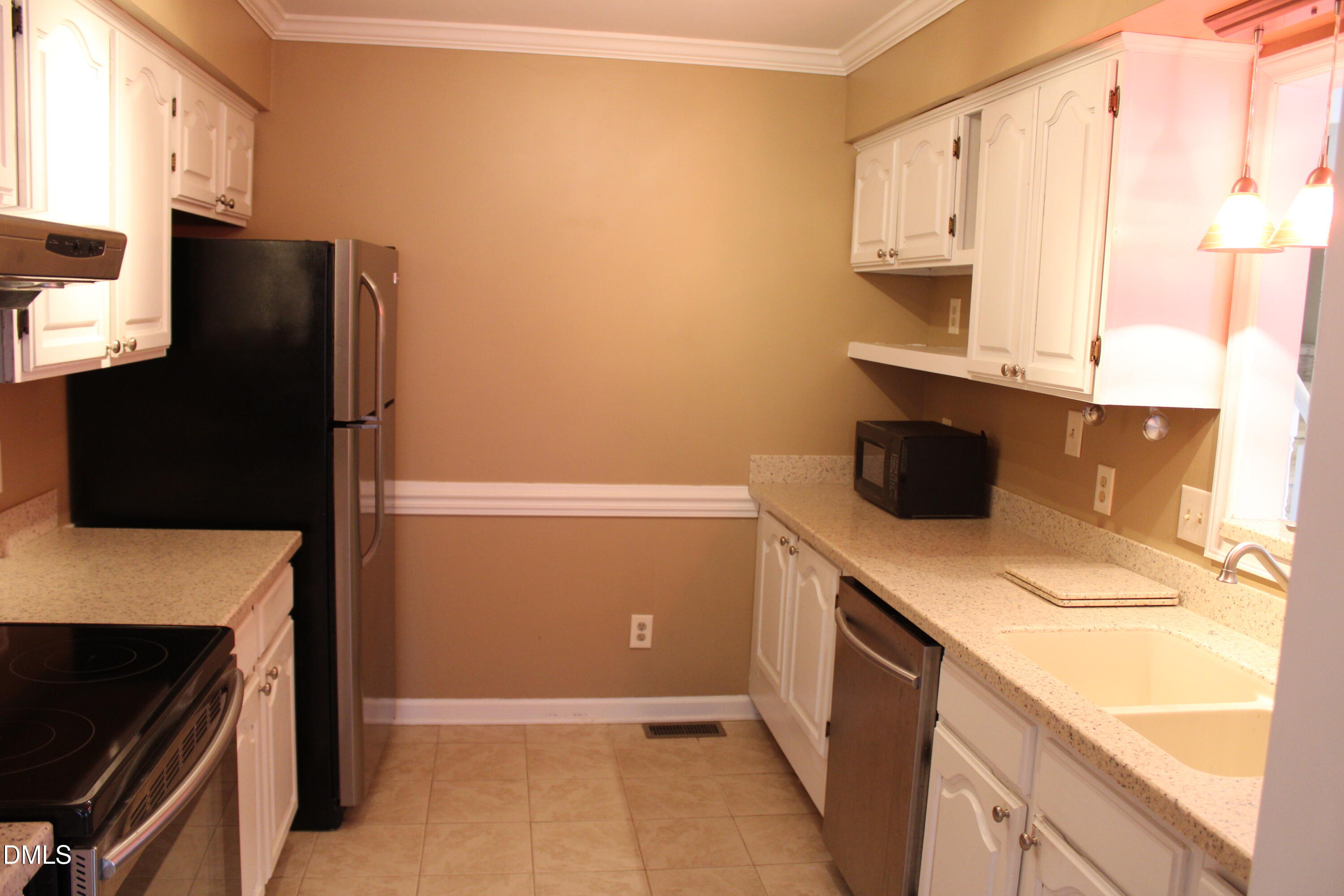 6701 Queen Annes Drive