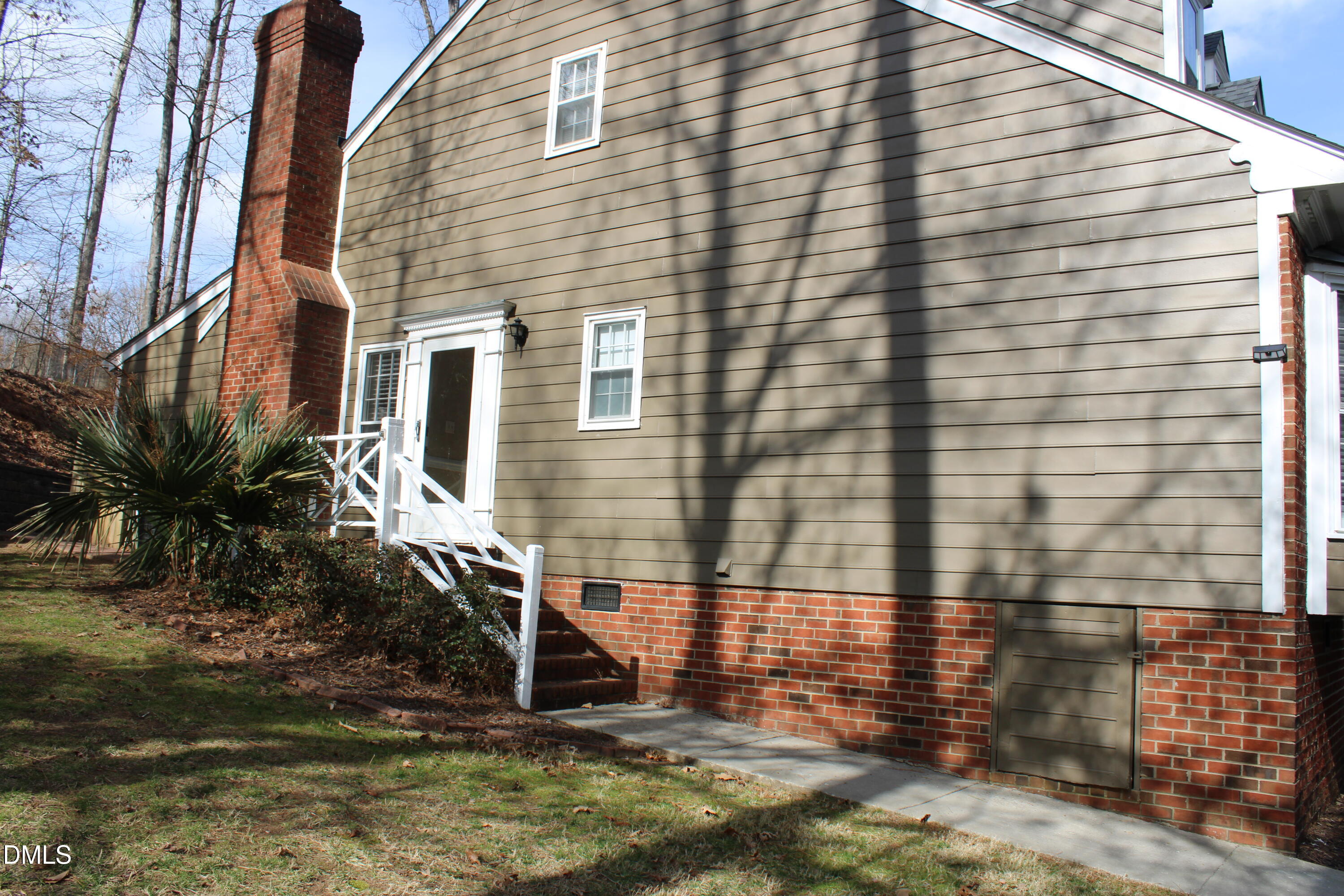 6701 Queen Annes Drive
