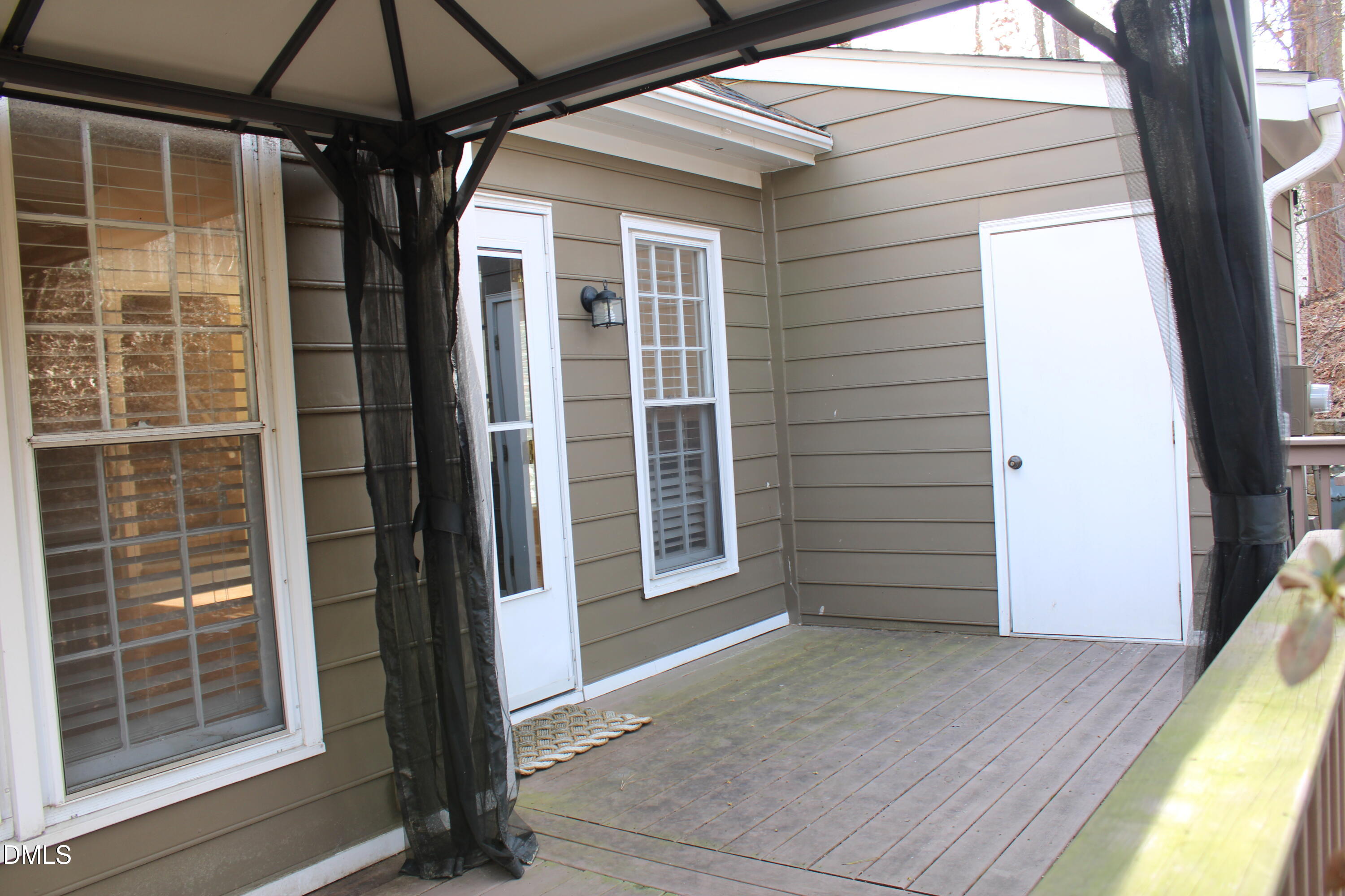 6701 Queen Annes Drive