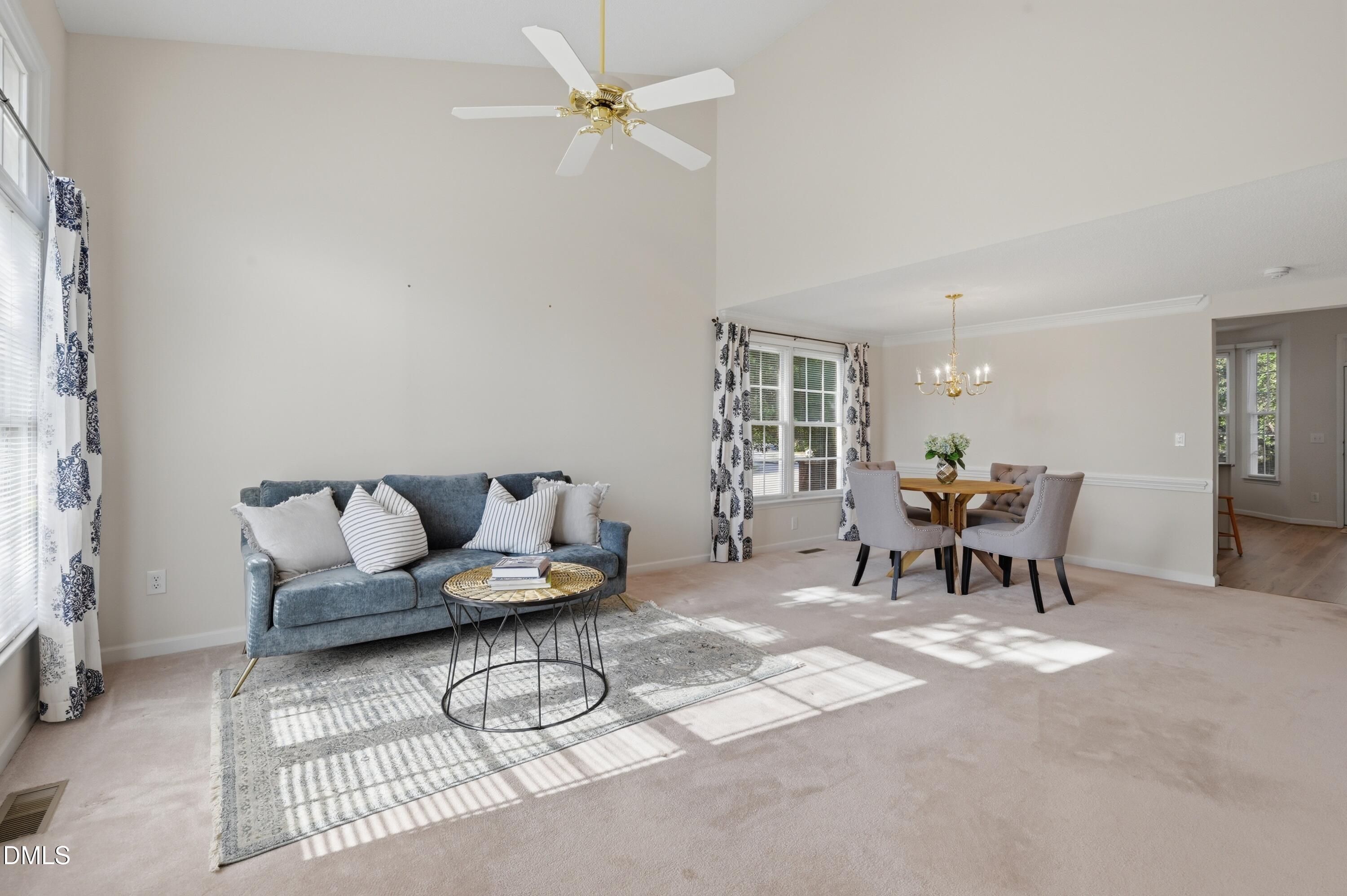 6801 Lynnoak Drive