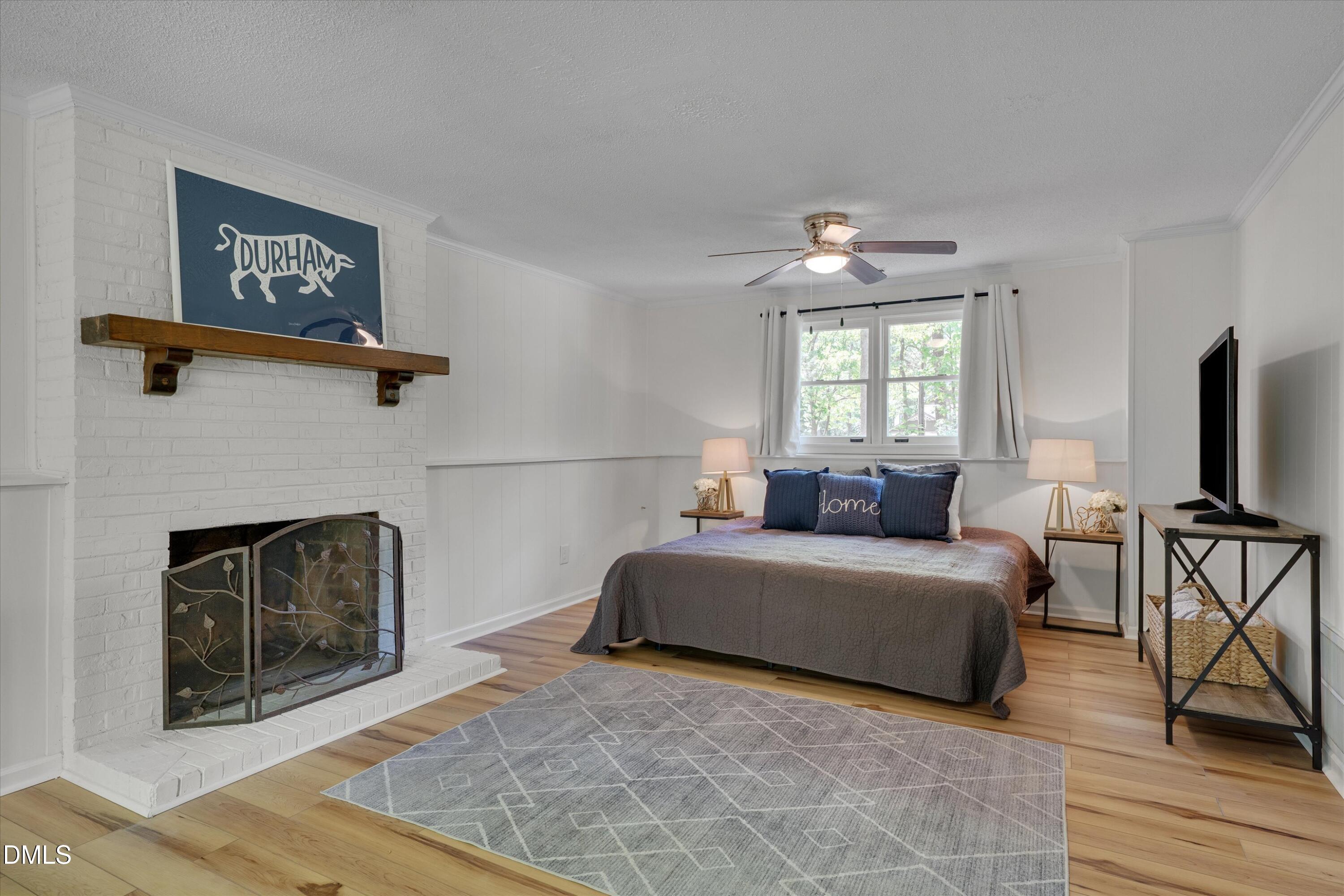 4901 Rollingwood Drive