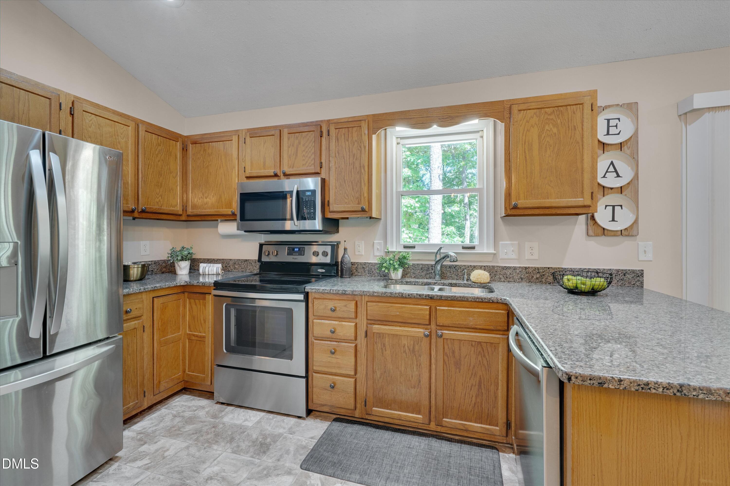 4901 Rollingwood Drive