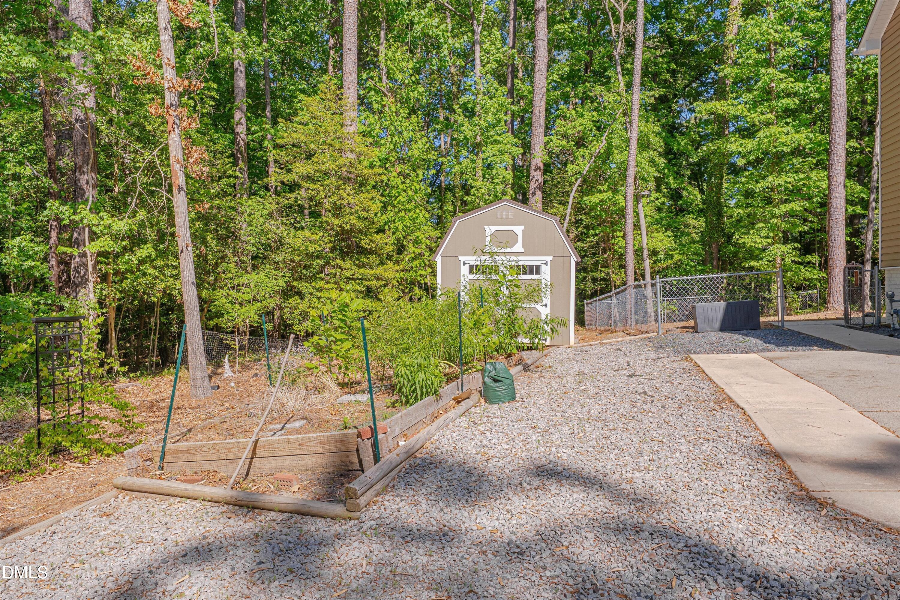 4901 Rollingwood Drive