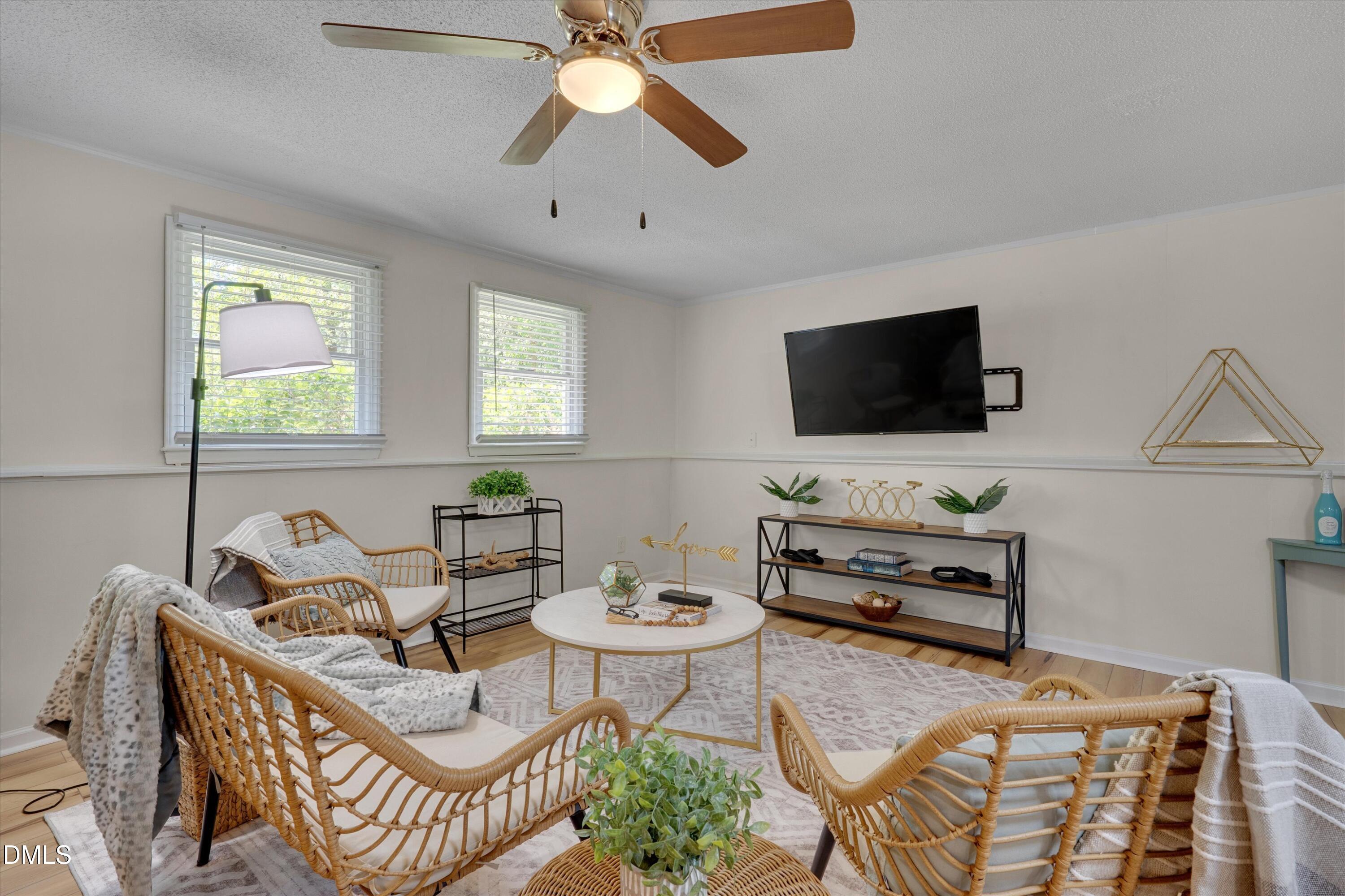 4901 Rollingwood Drive