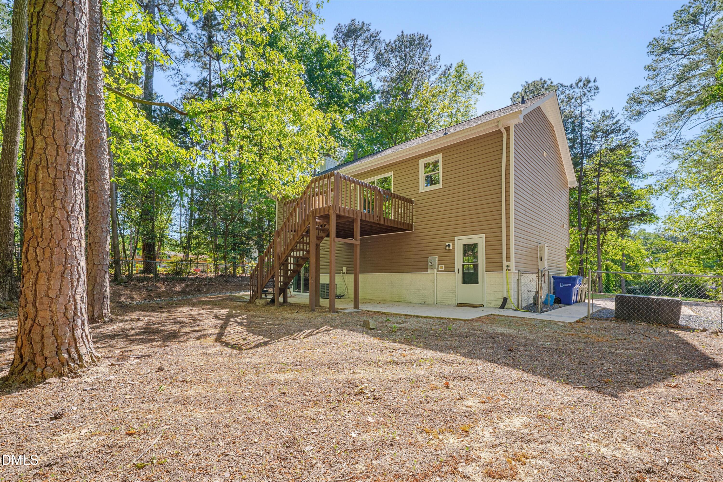 4901 Rollingwood Drive