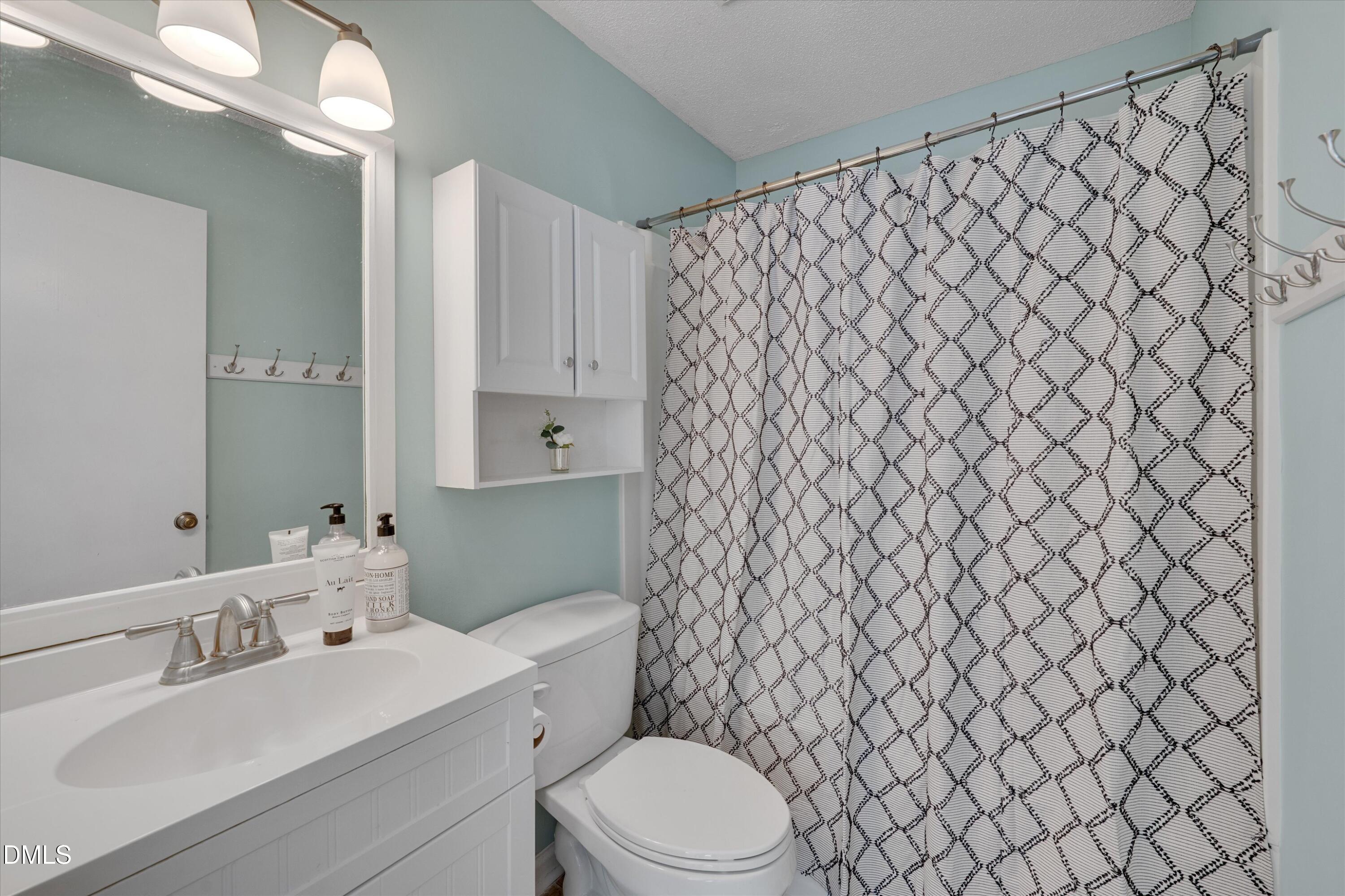 4901 Rollingwood Drive