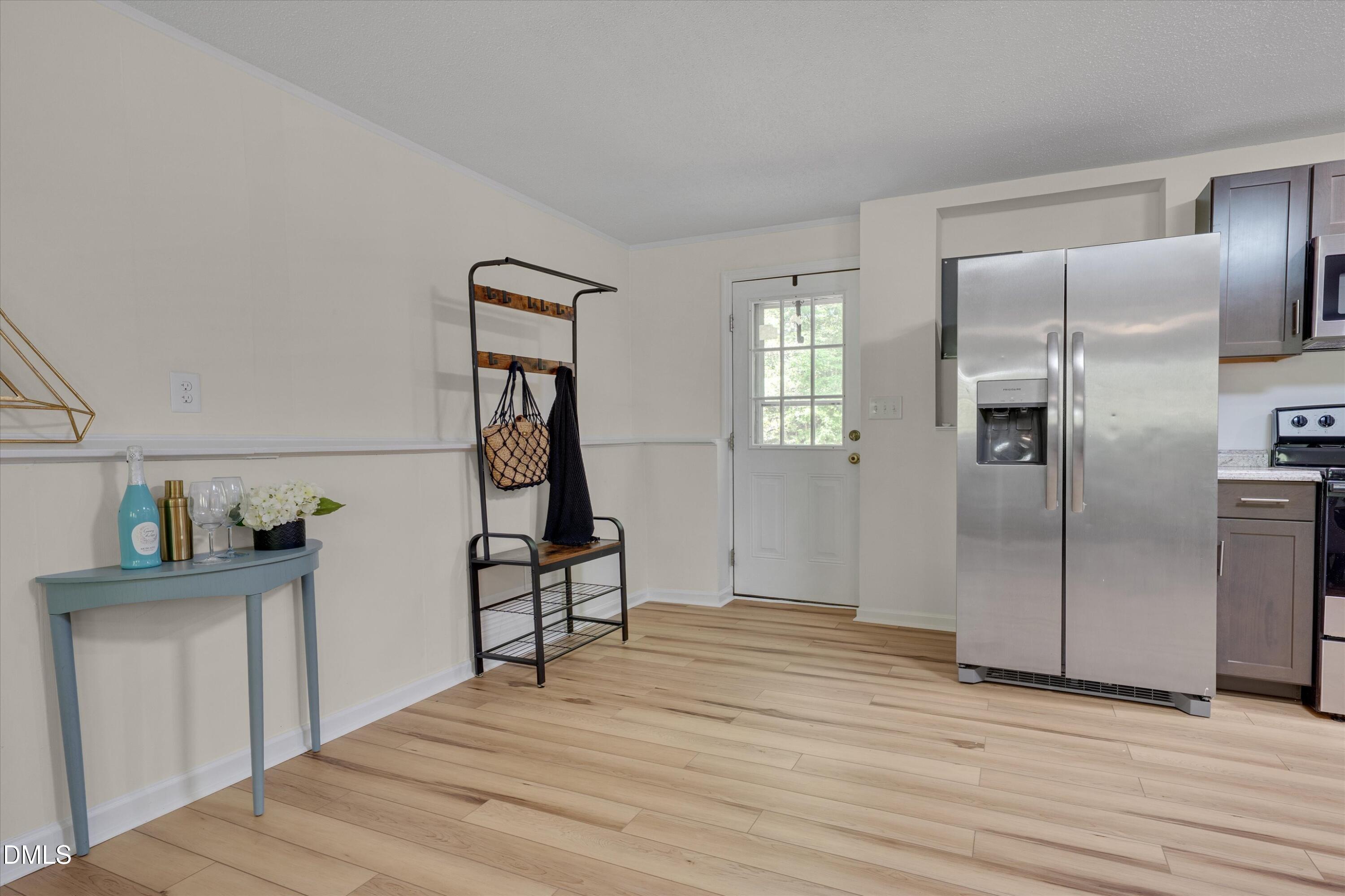 4901 Rollingwood Drive