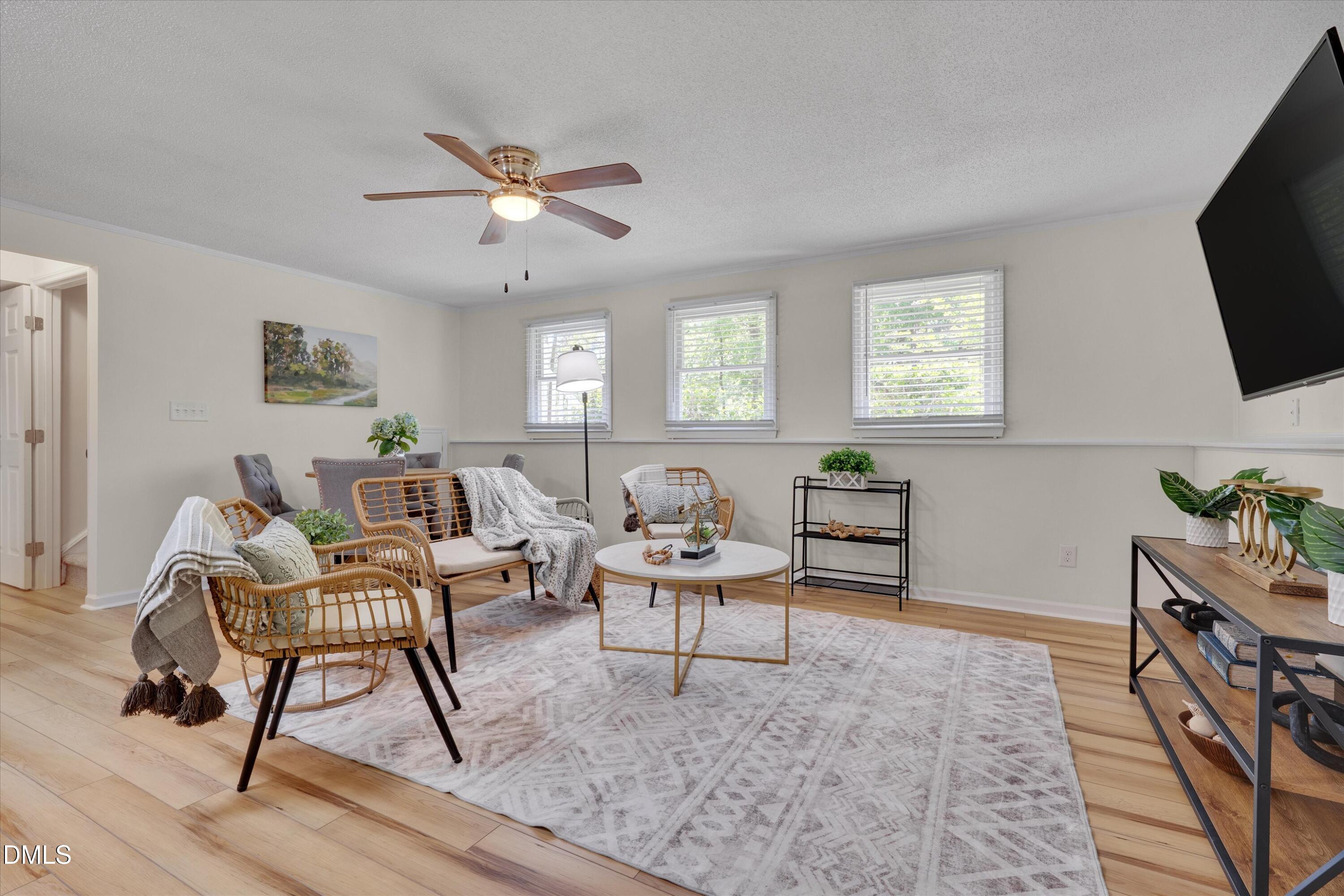 4901 Rollingwood Drive