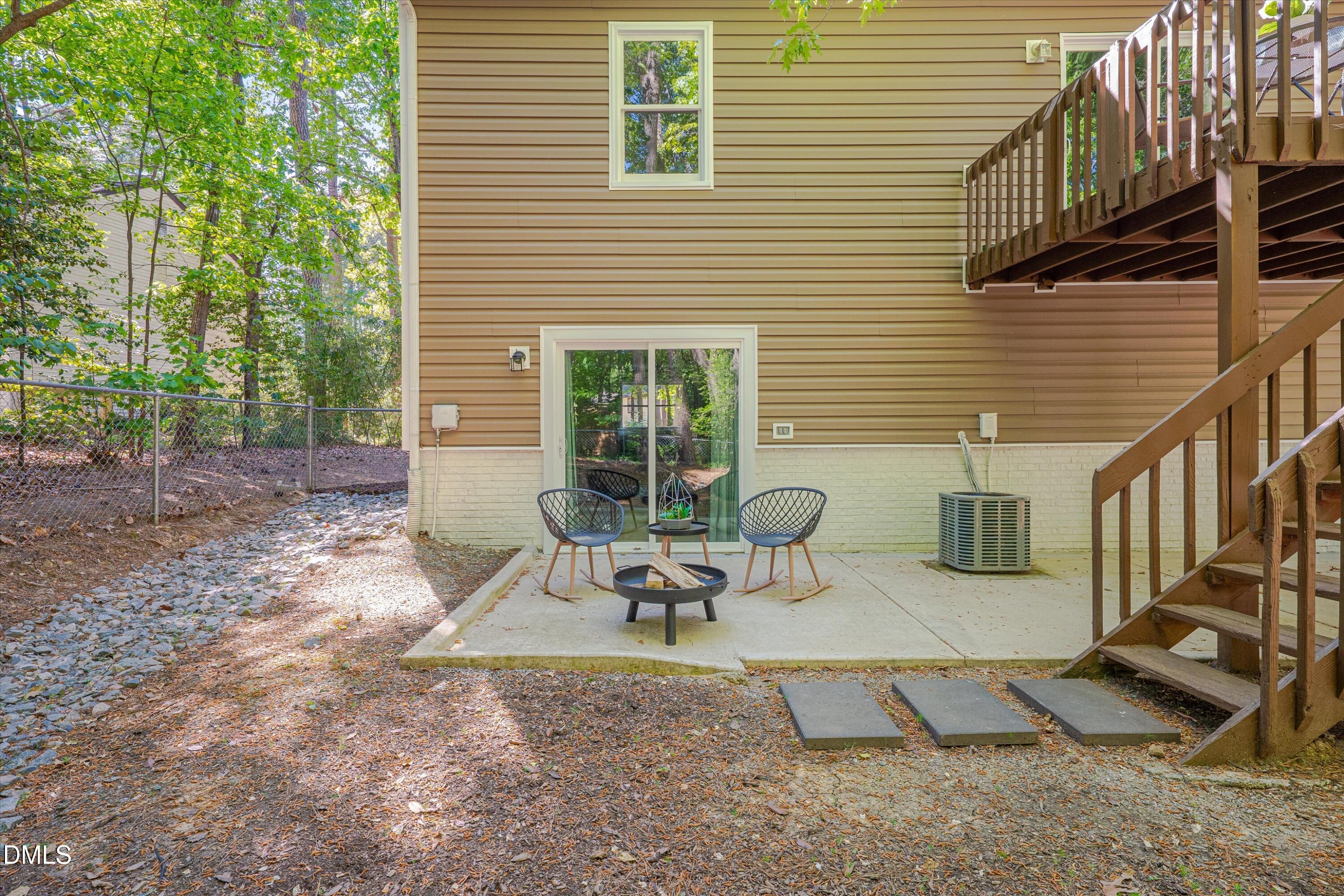 4901 Rollingwood Drive