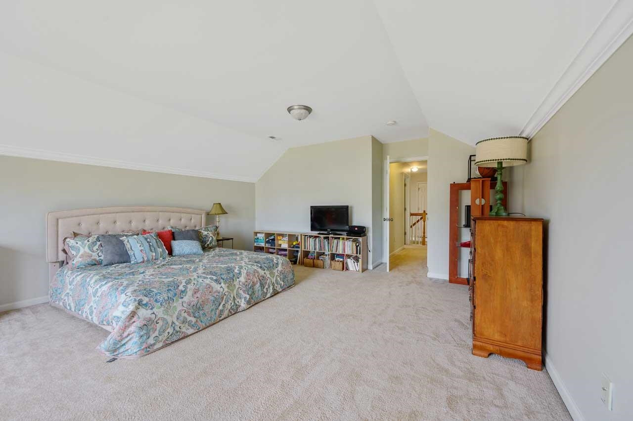 2001 Thoroughbred Lane