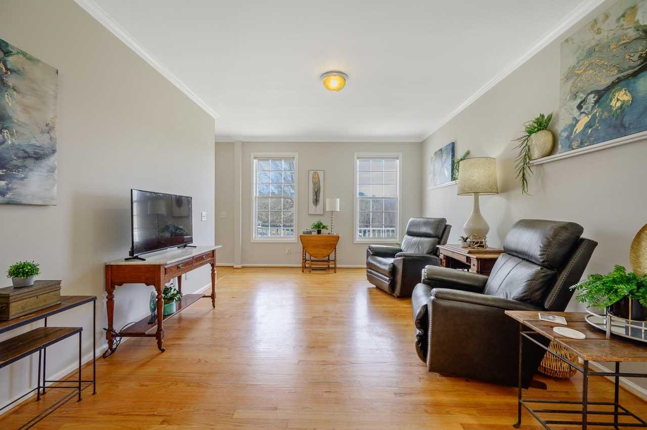 2001 Thoroughbred Lane