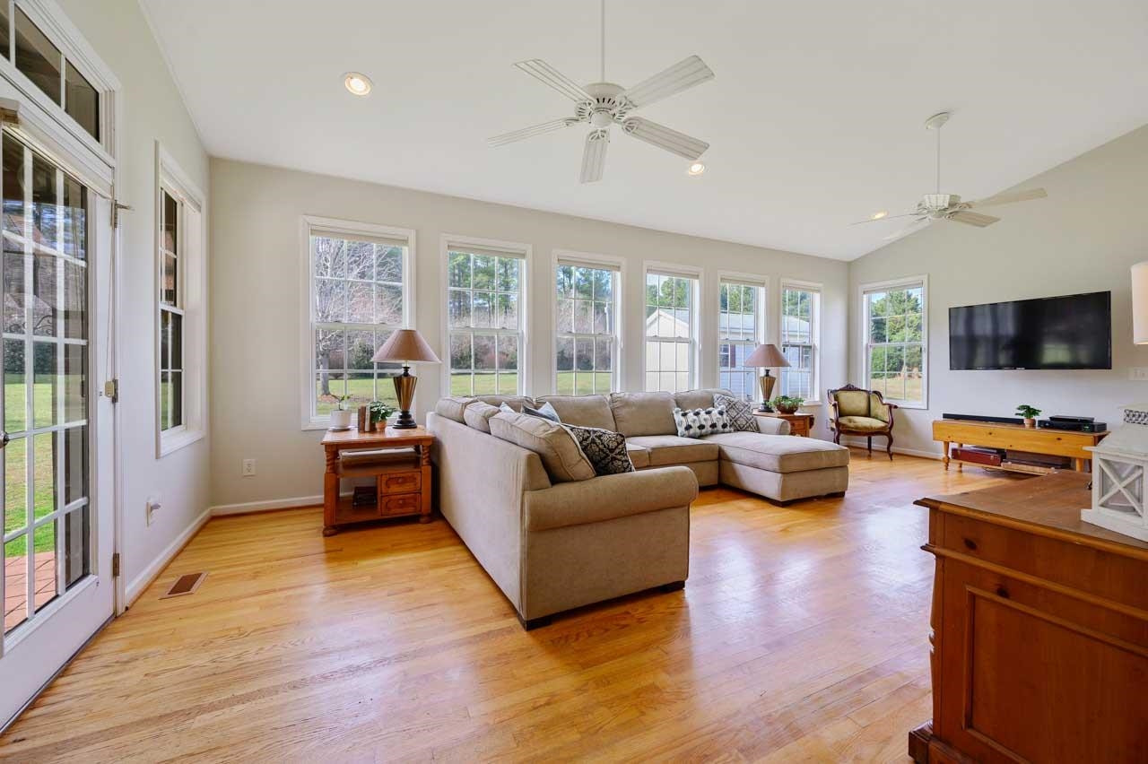 2001 Thoroughbred Lane