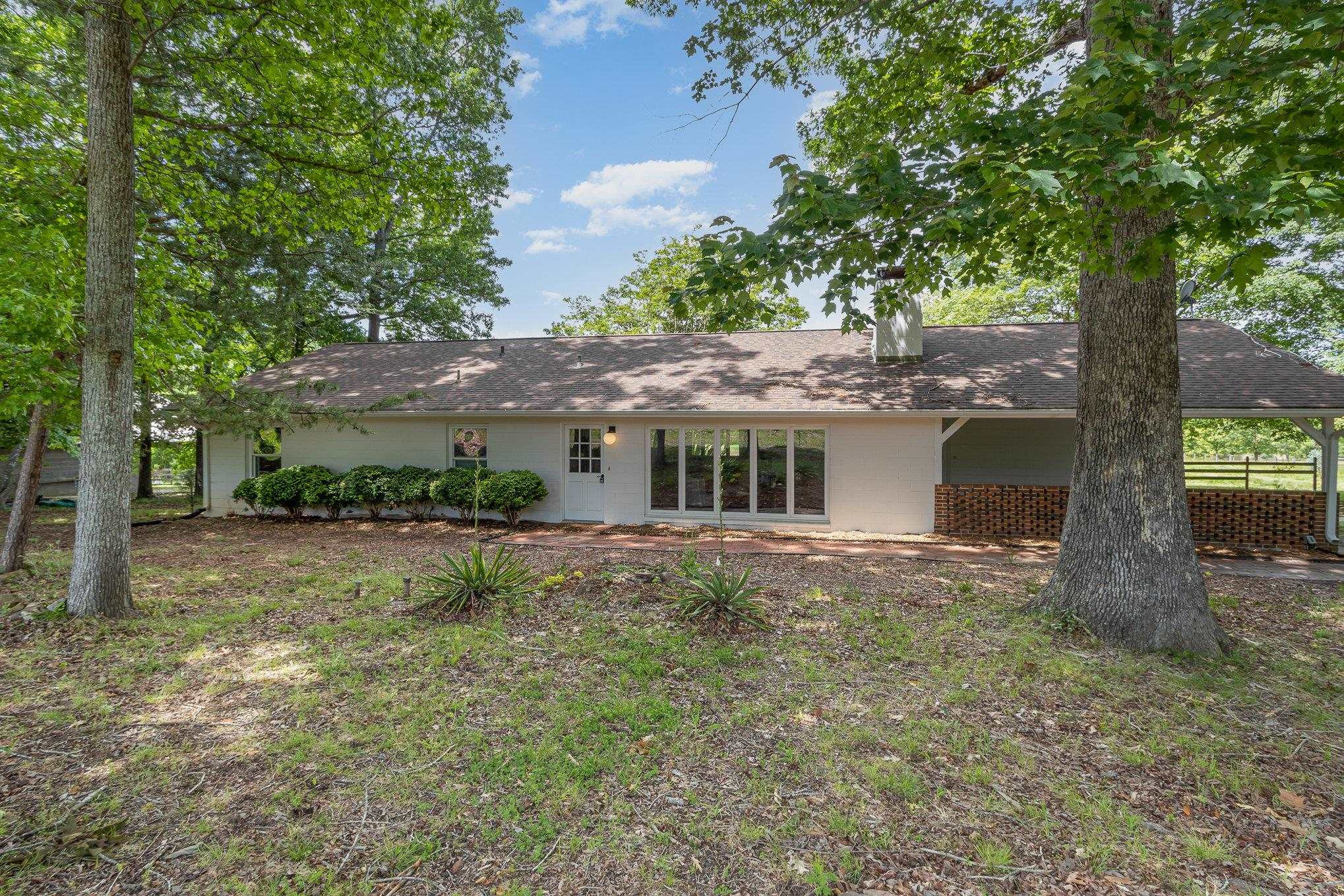 10611 & 10 Rougemont Road