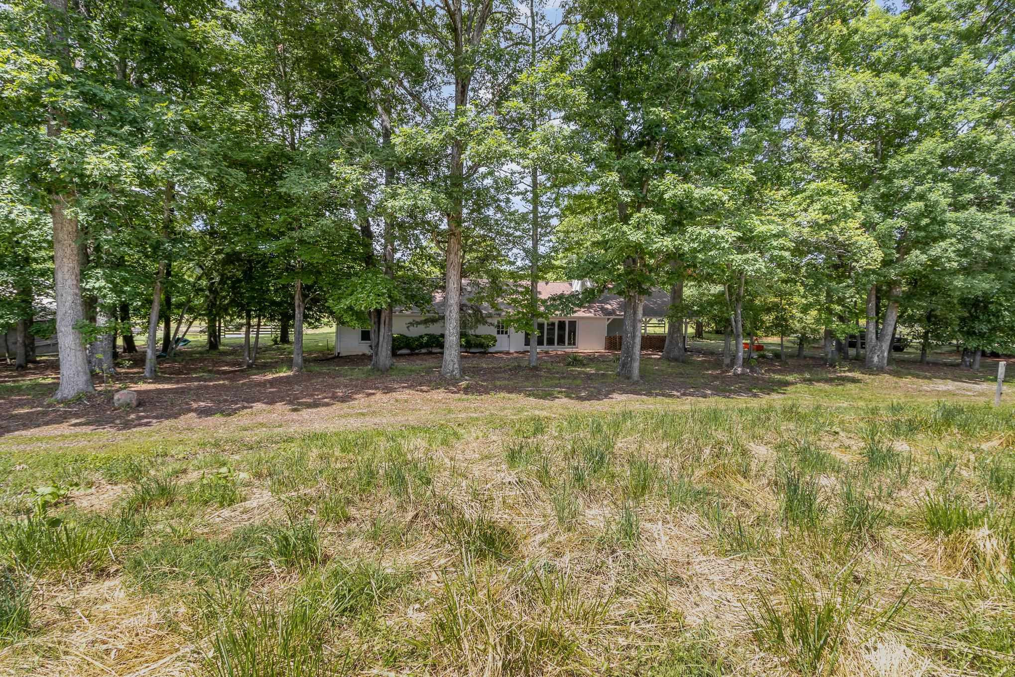 10611 & 10 Rougemont Road