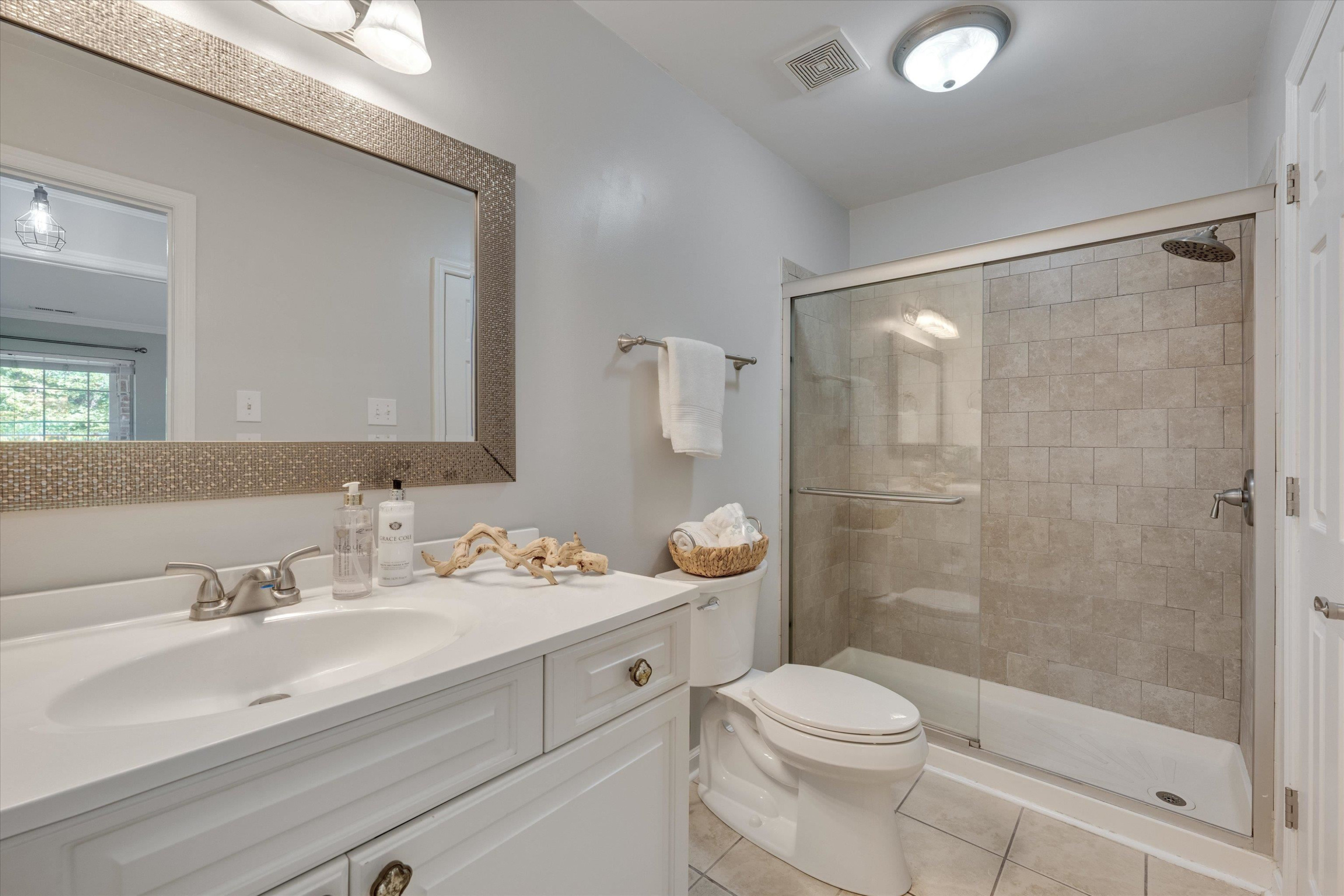1008 Kingswood Drive Unit: F