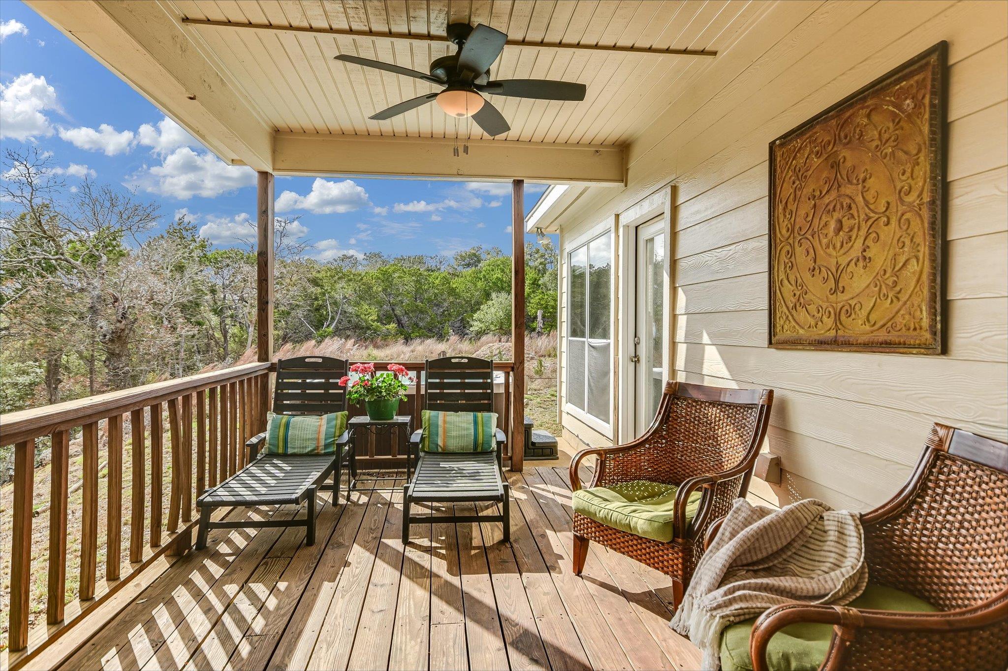 207 River Oaks DR