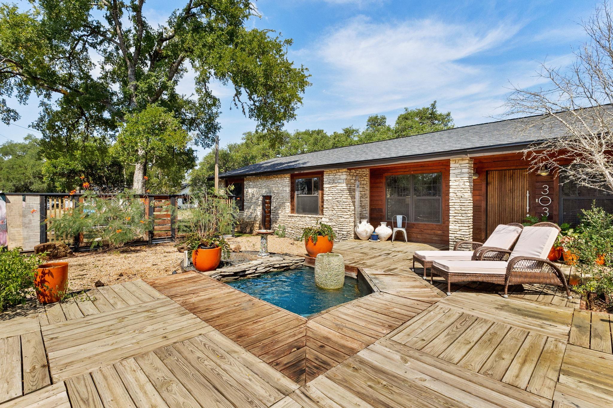 303 Lange RD