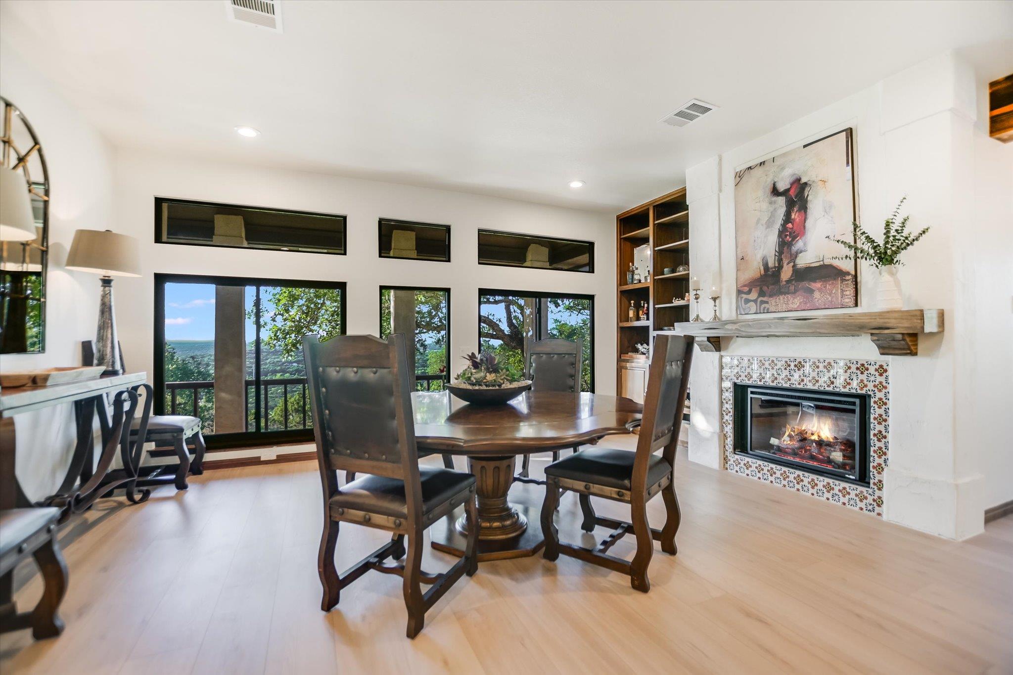 100 MESA DR