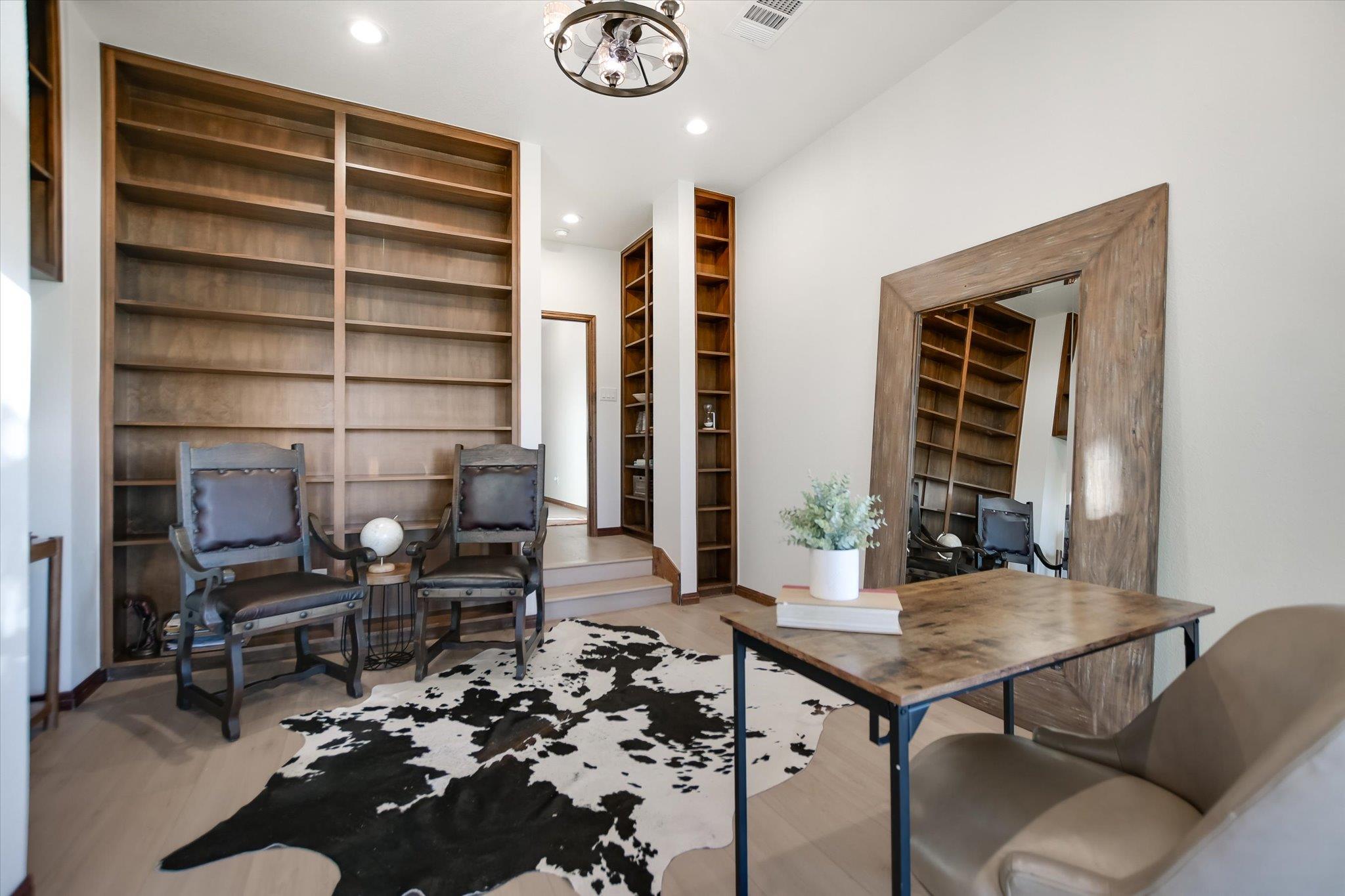 100 MESA DR