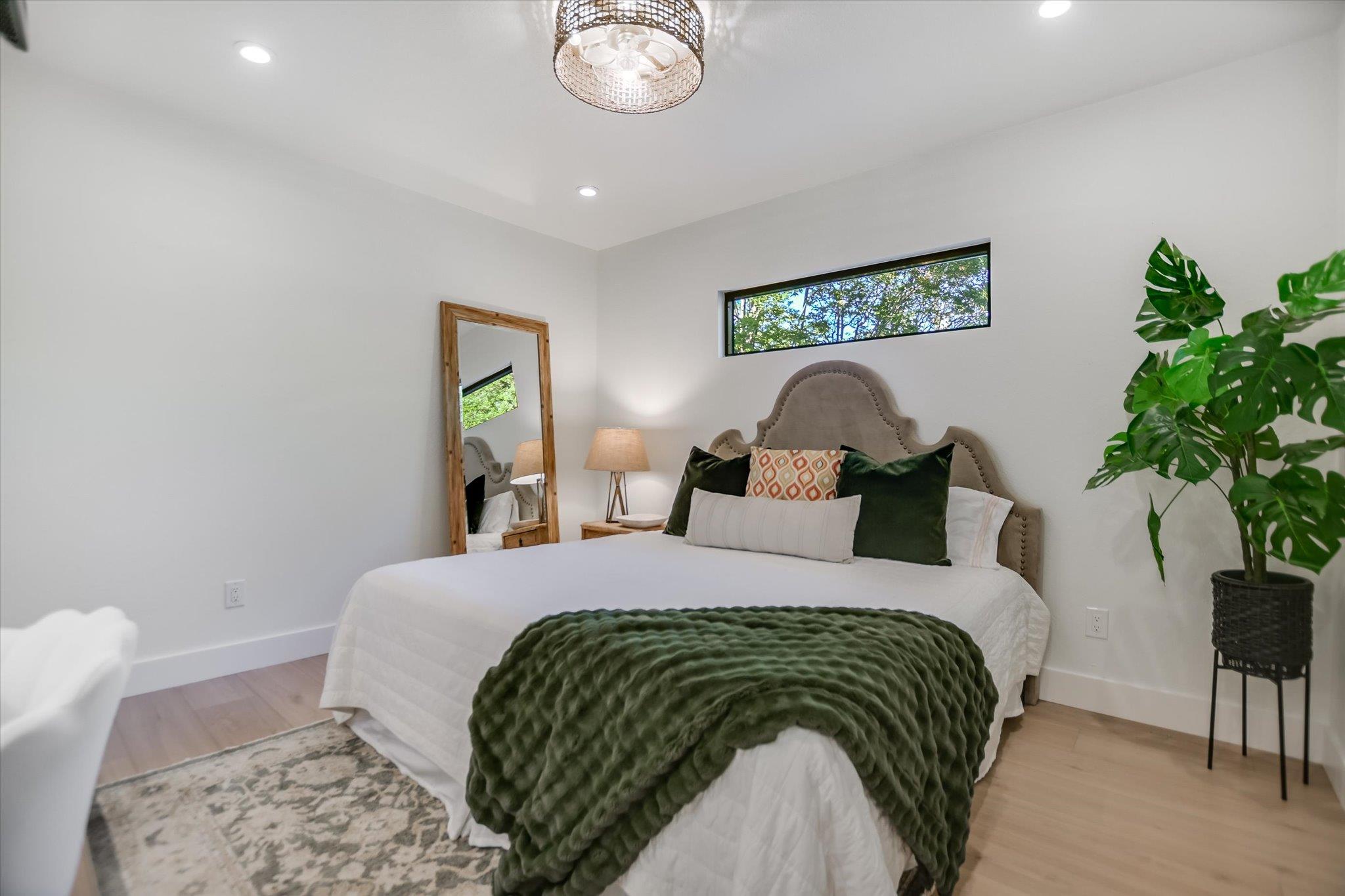 100 MESA DR