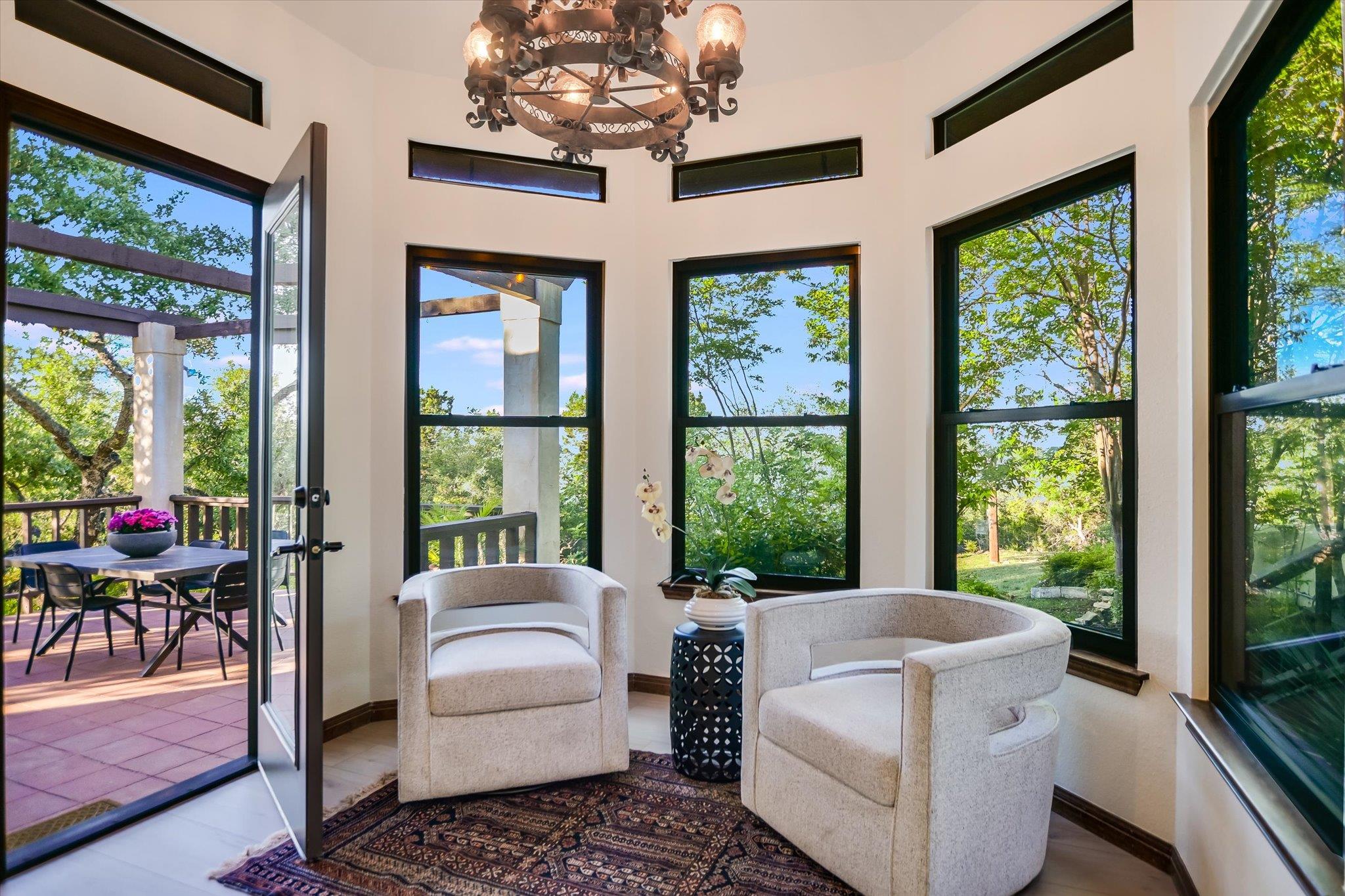 100 MESA DR