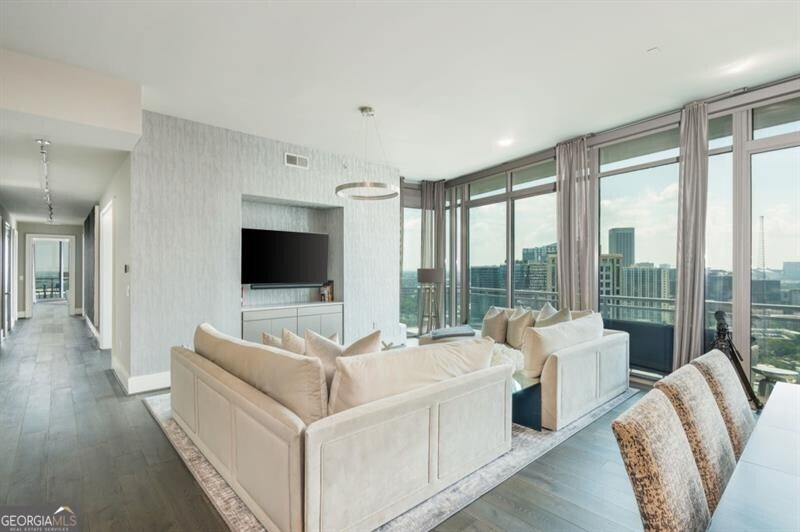 1065 Peachtree Street NE # 3604