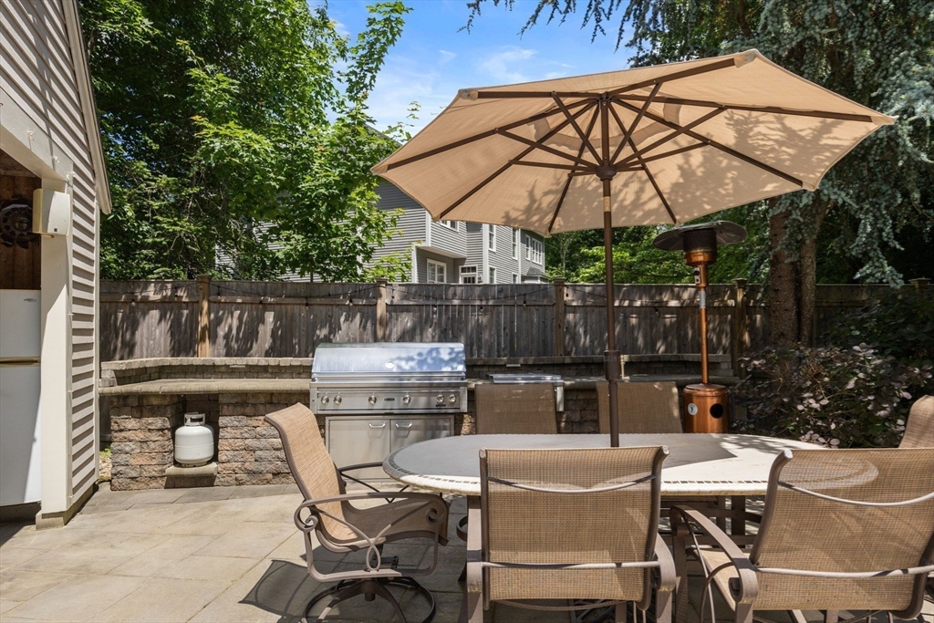 11 Stillbrook Ln
