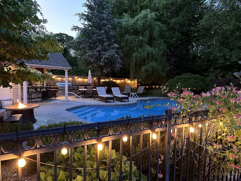 11 Stillbrook Ln