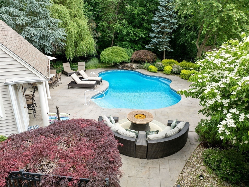 11 Stillbrook Ln