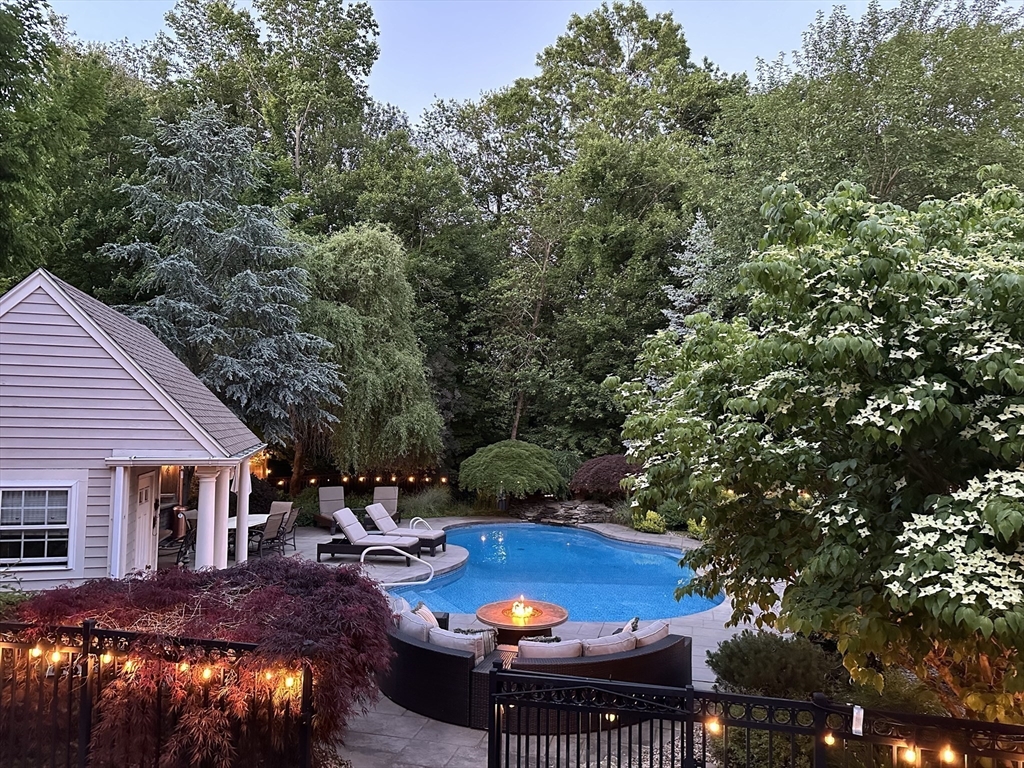 11 Stillbrook Ln