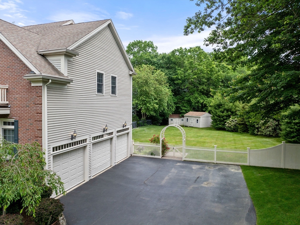 11 Stillbrook Ln