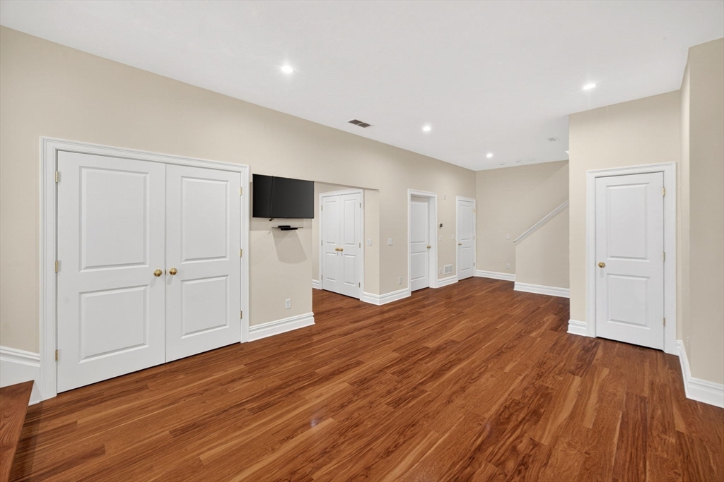 2 Quinns Way # 2