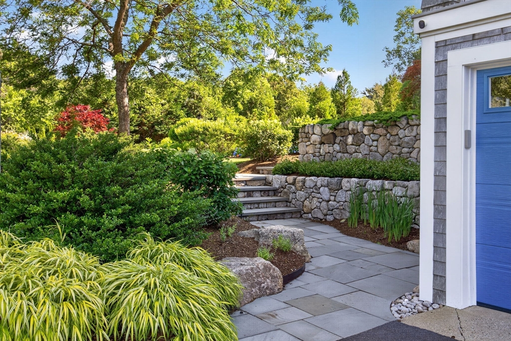 43 Longhill Dr