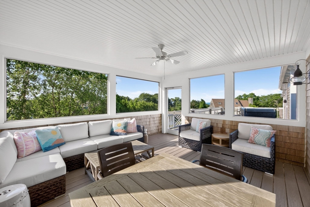 43 Longhill Dr